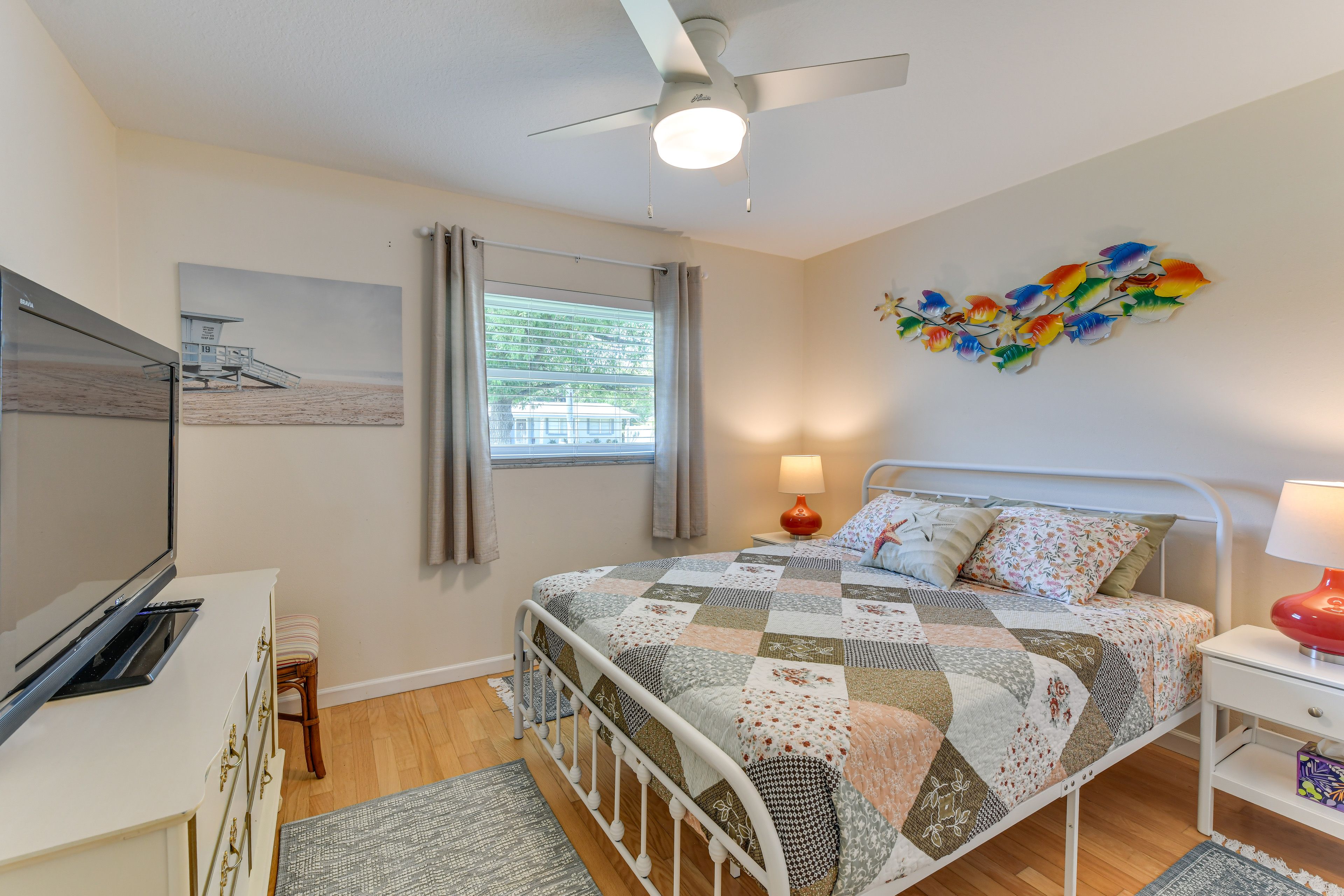Bedroom 1 | King Bed