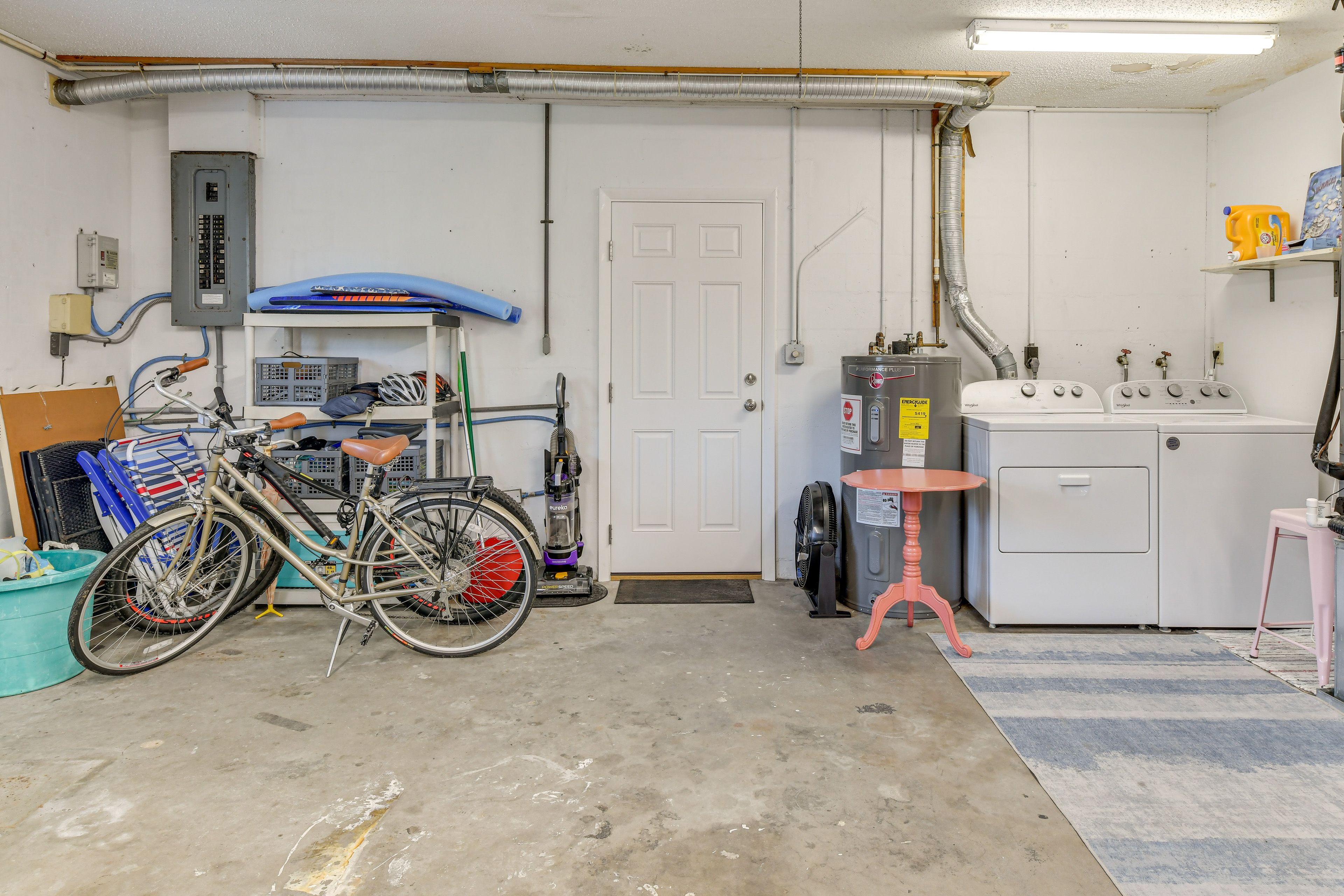 Garage | Washer/Dryer | Bicycles | Beach Gear