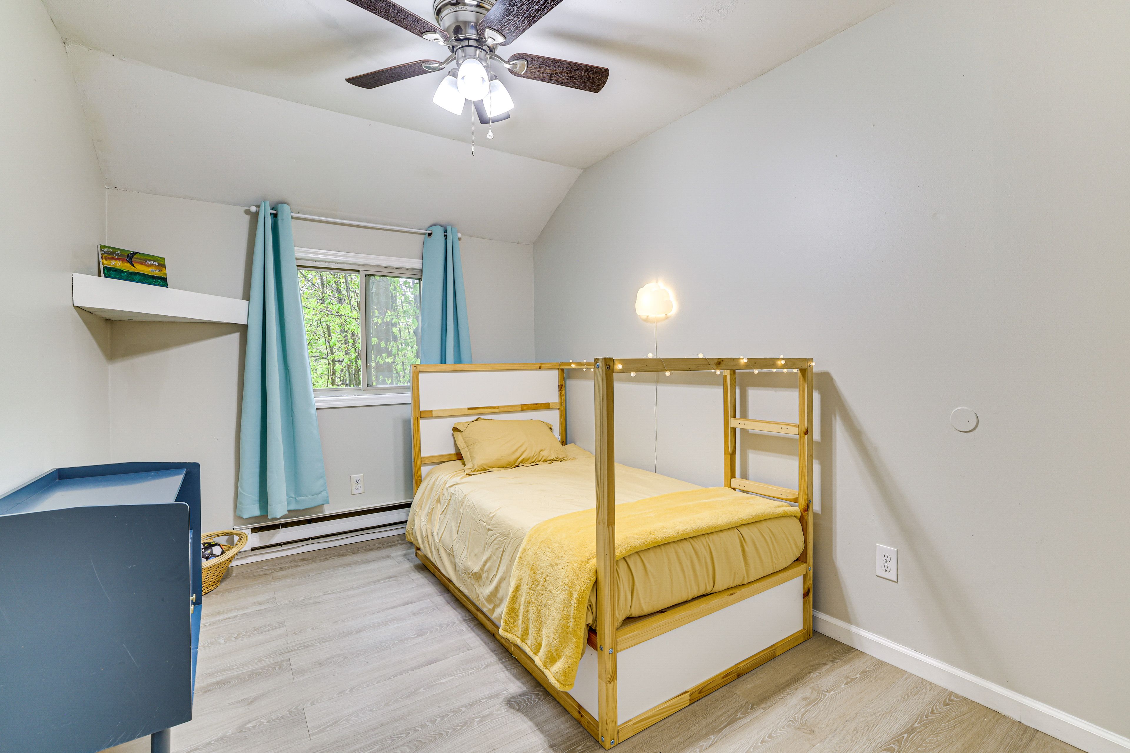 Bedroom 3 | Twin Bed w/ Twin Trundle (Converts to King Bed)
