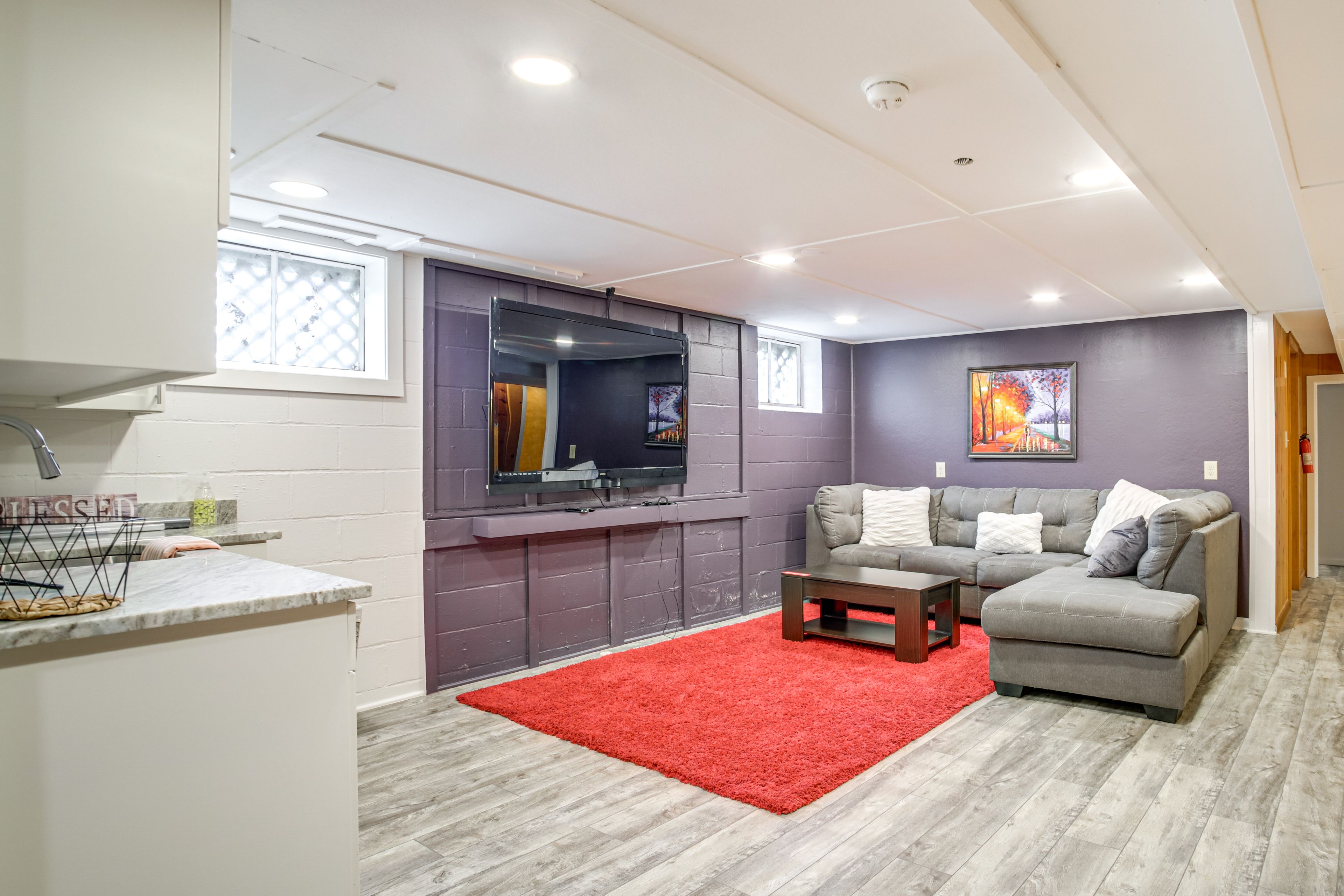 Sitting Room | Lower Level | Free WiFi