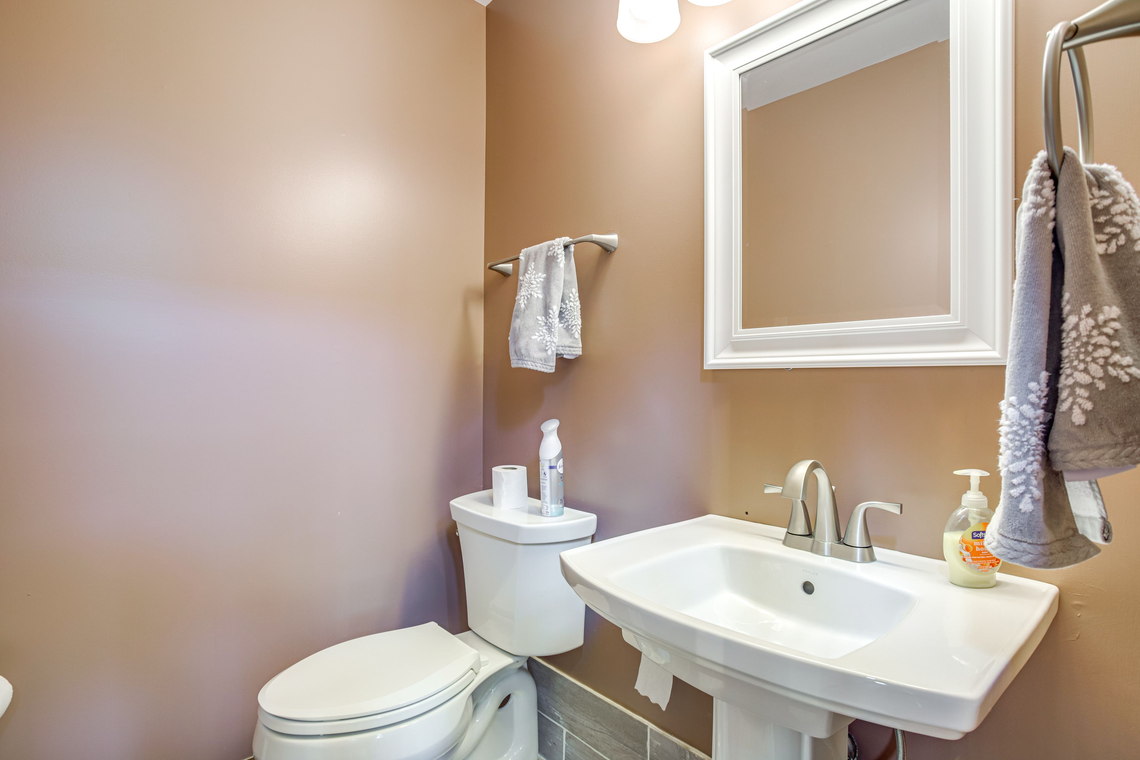 Half Bathroom | Main Level | Towels Provided