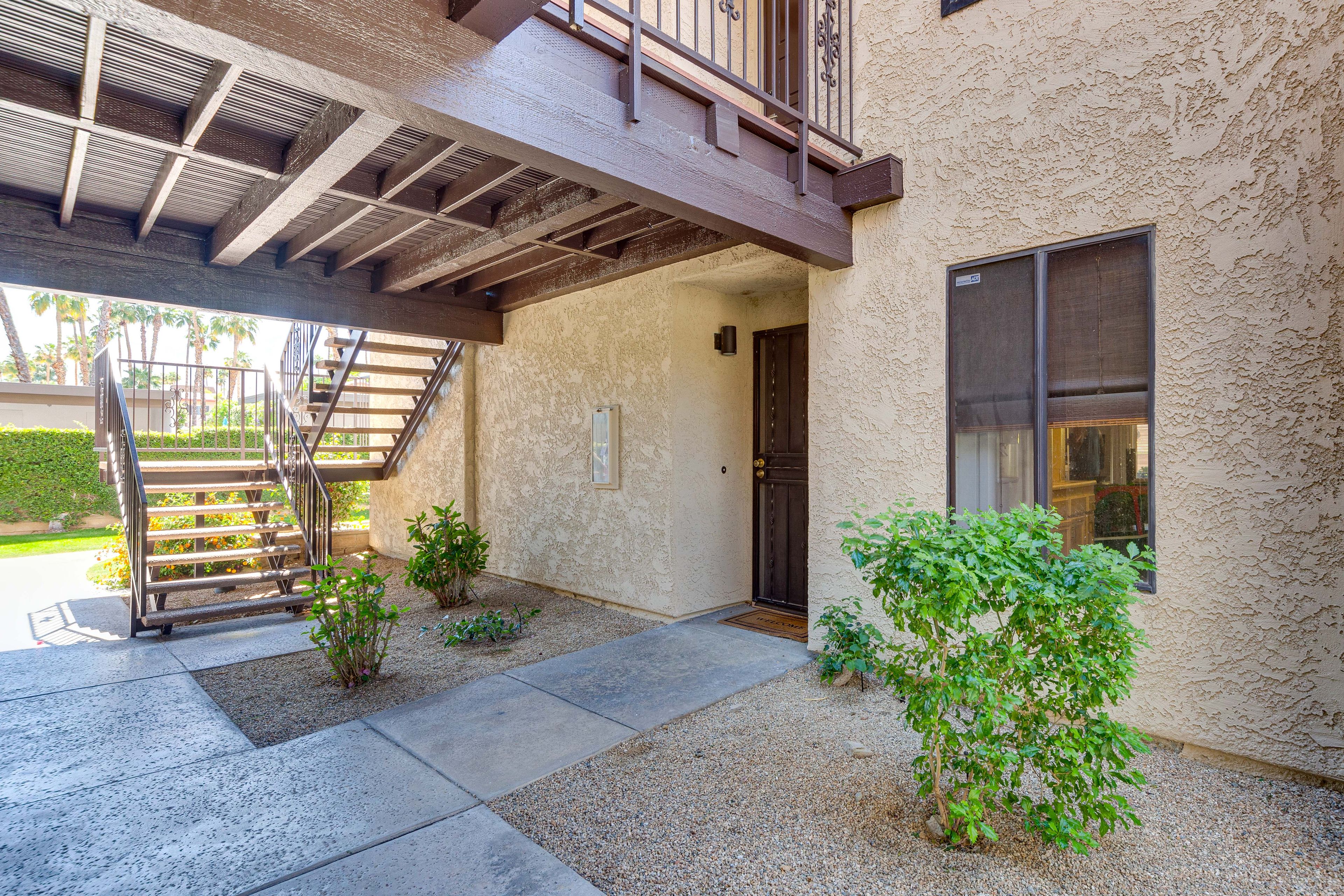 Condo Exterior | Private Entrance
