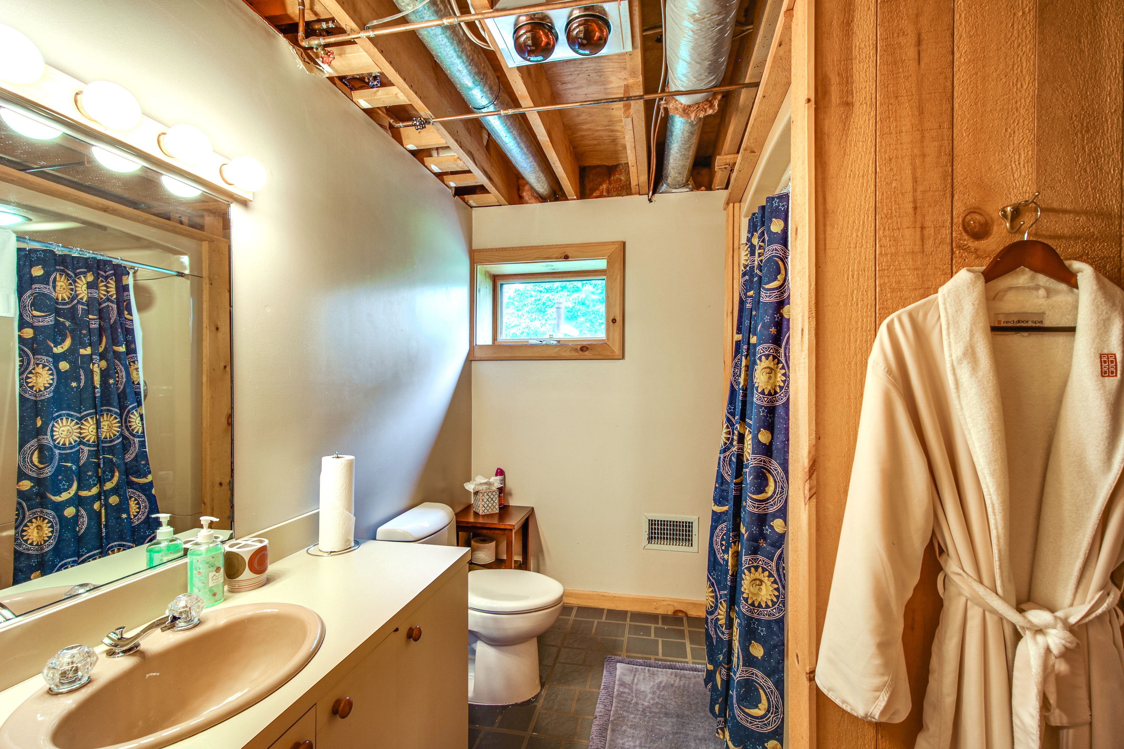 Full Bathroom | Lower Level