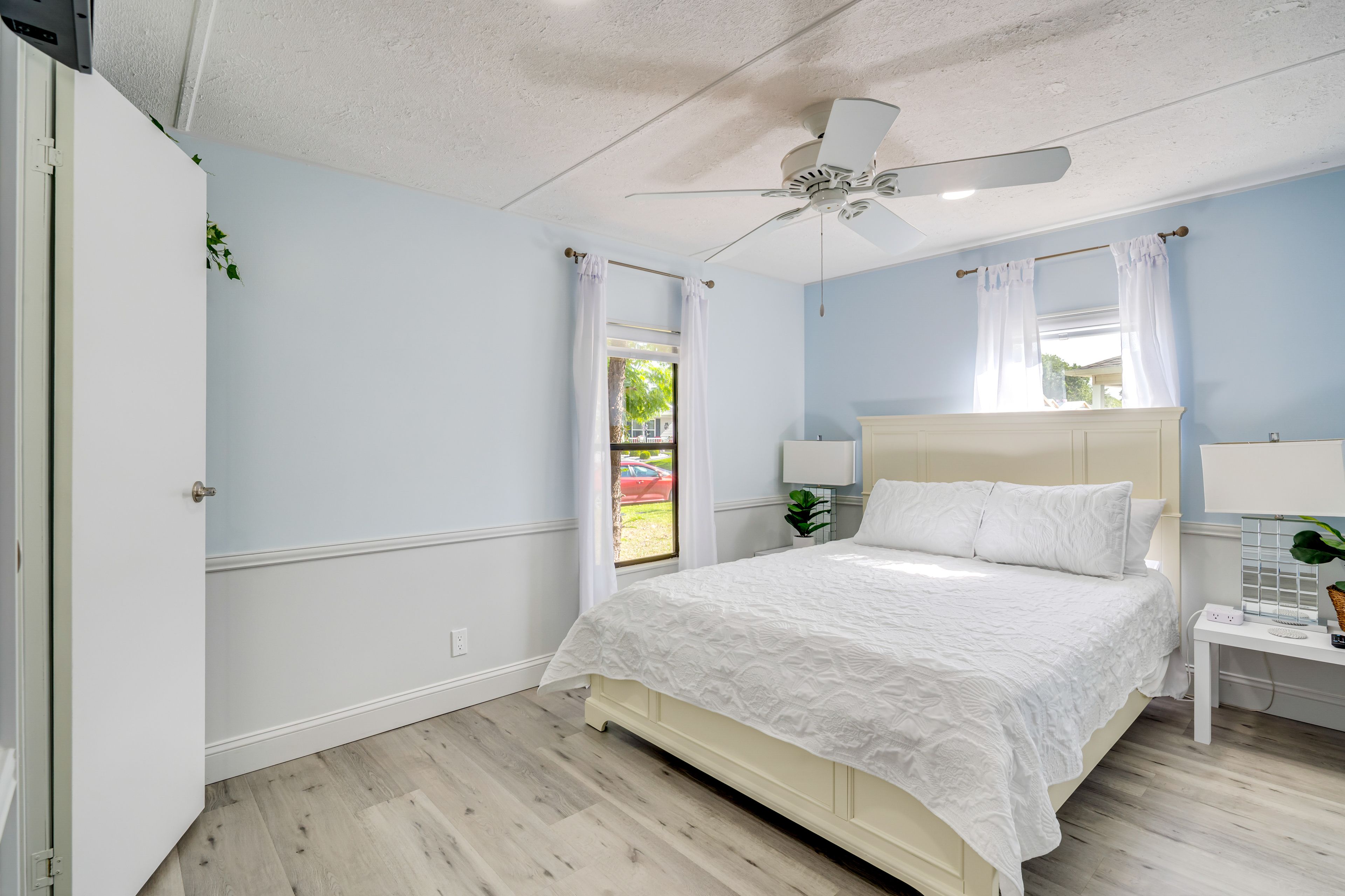 Bedroom 1 | Queen Bed | Linens