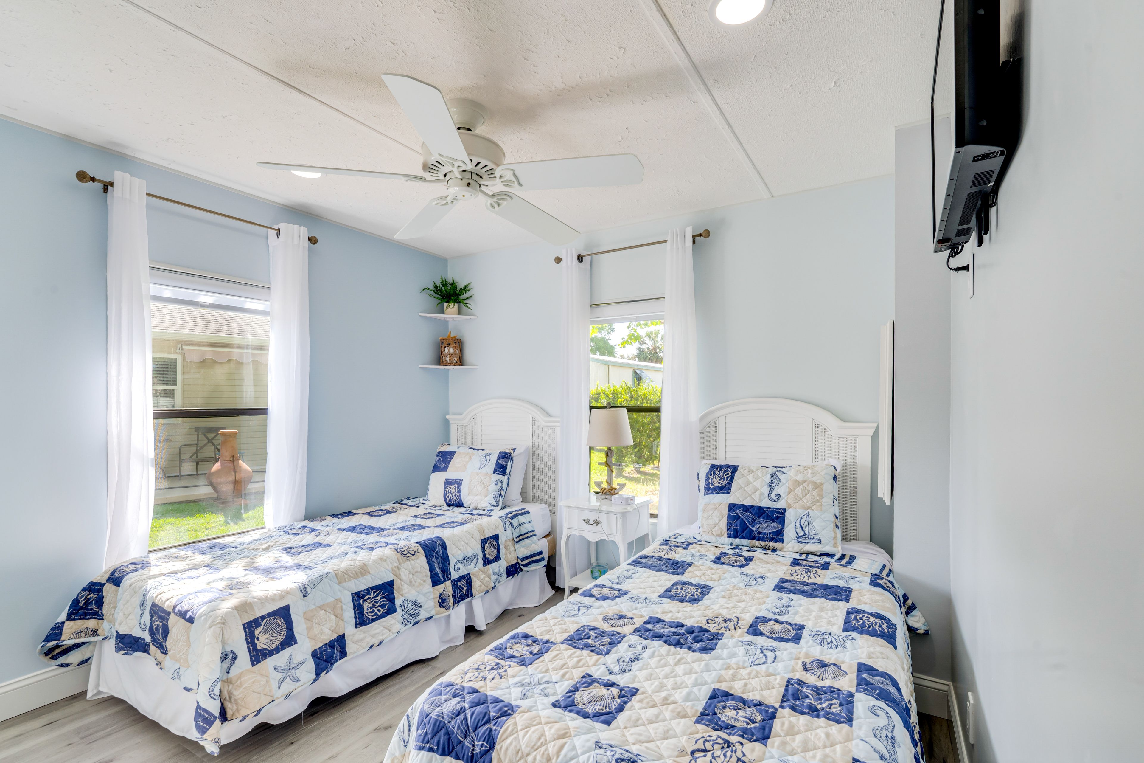 Bedroom 2 | 2 Twin Beds