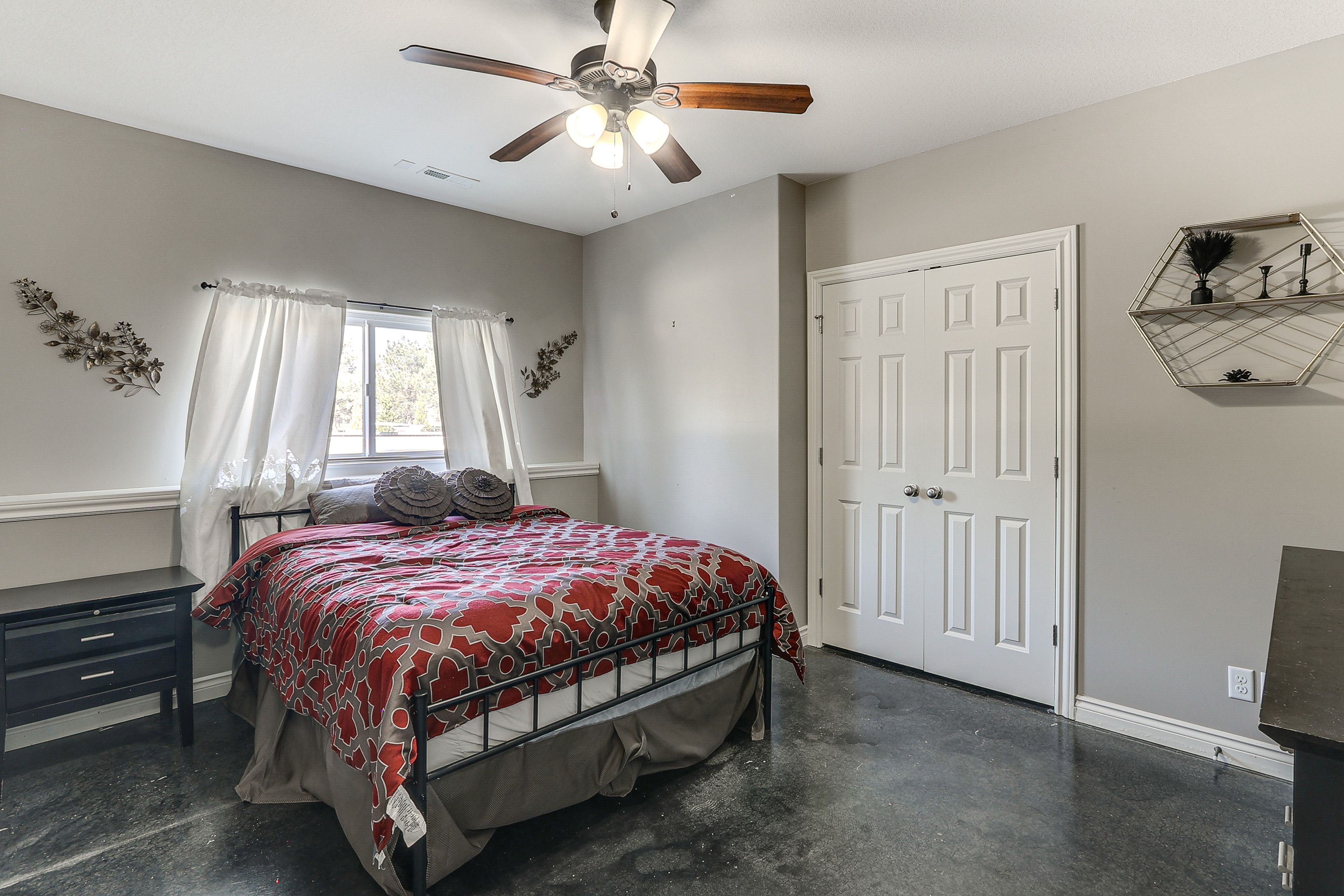 Bedroom 5 | Lower Floor | Queen Bed | Linens Provided