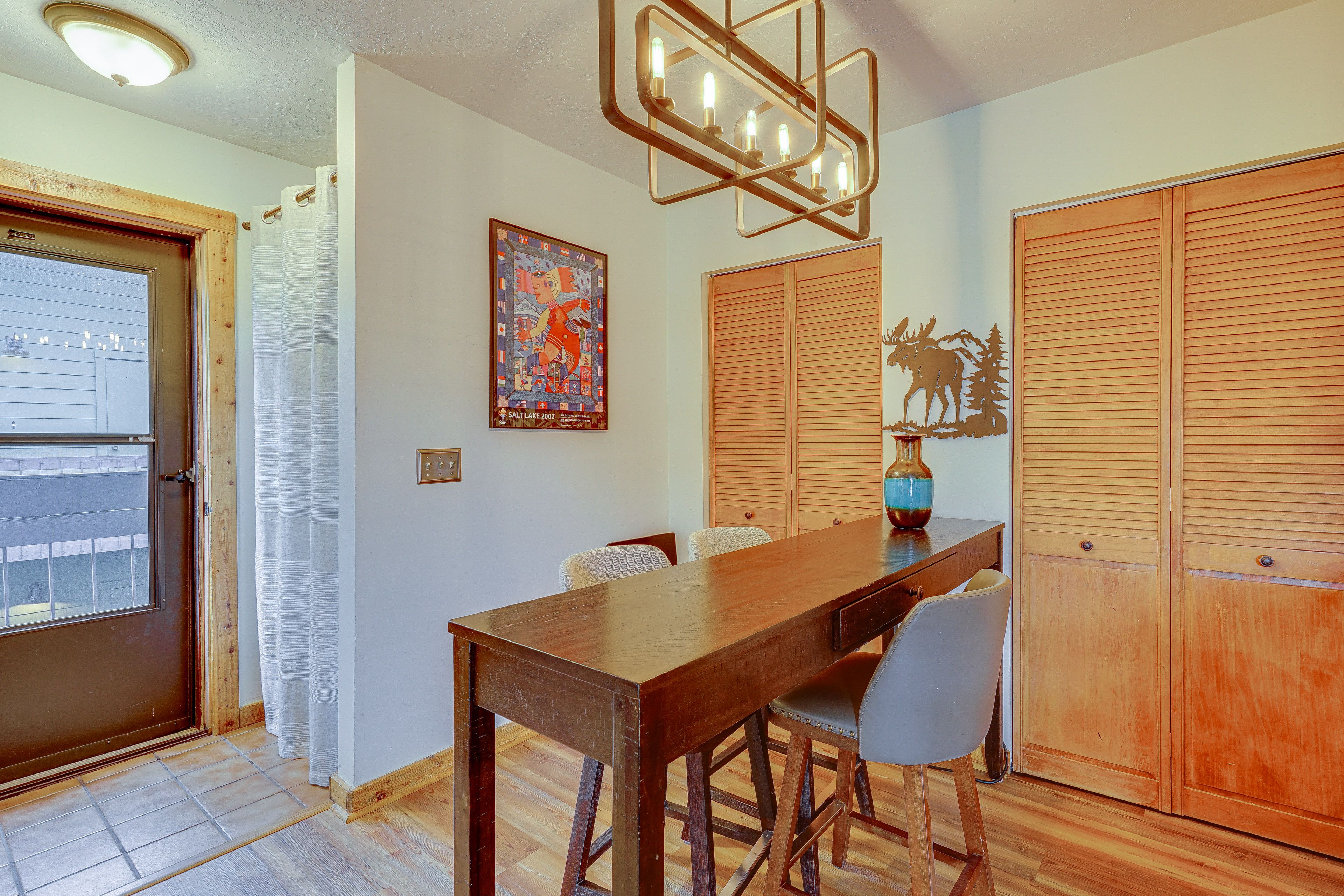 Dining Area | Dishware/Flatware | Air Fryer | Roasting Pan