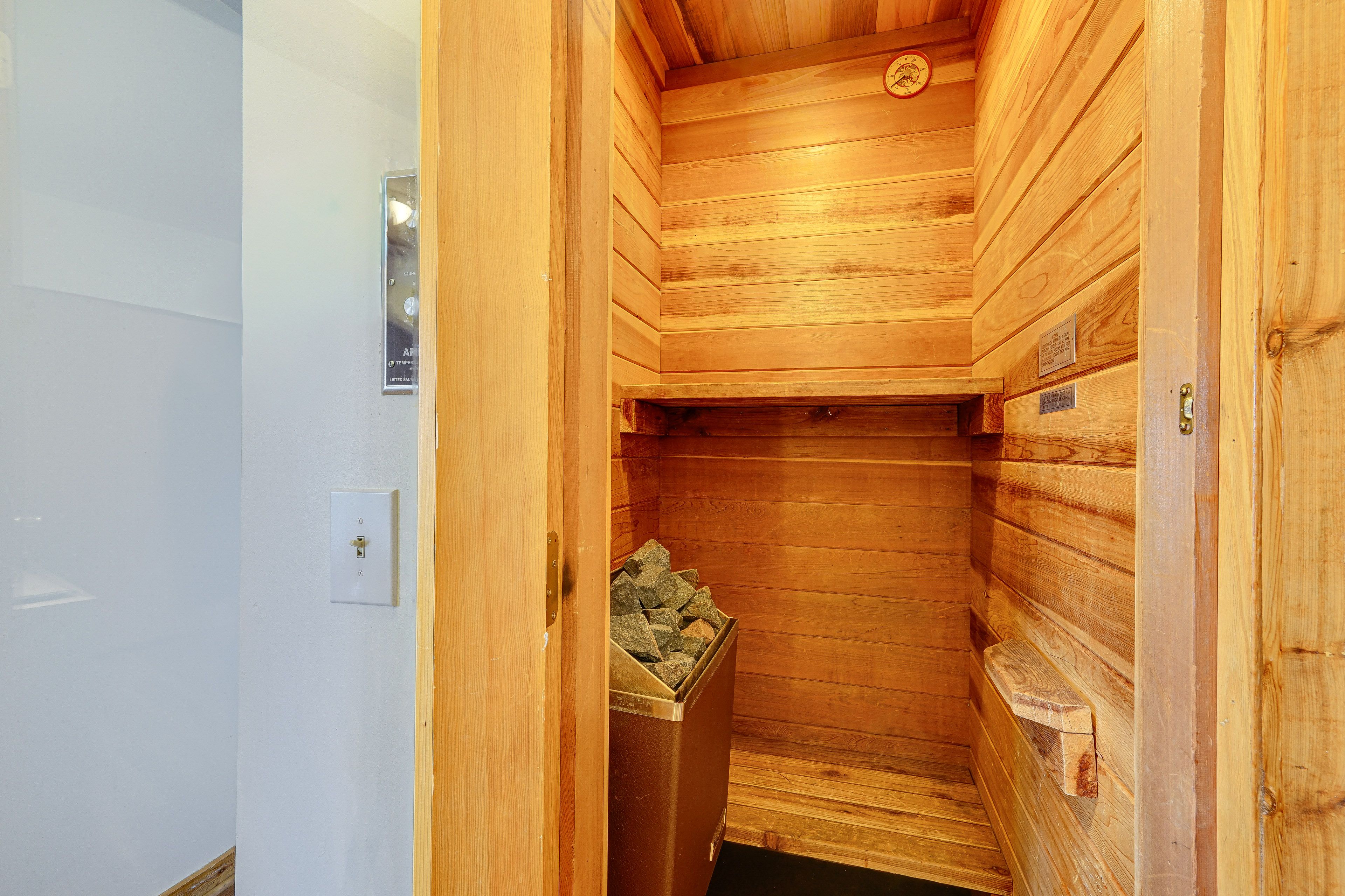 Private Mini Sauna (In-Unit)