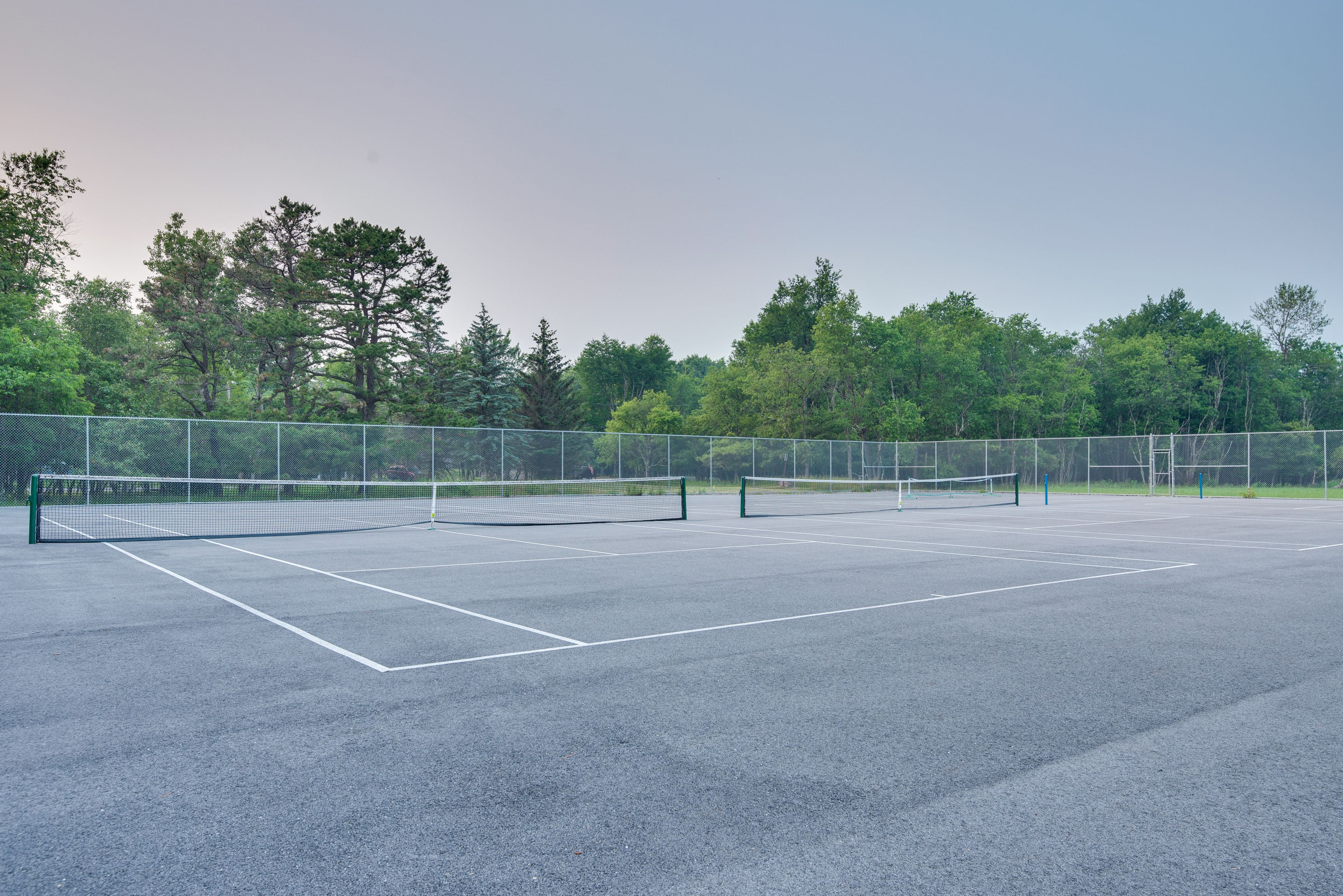 Tennis & Pickleball Courts