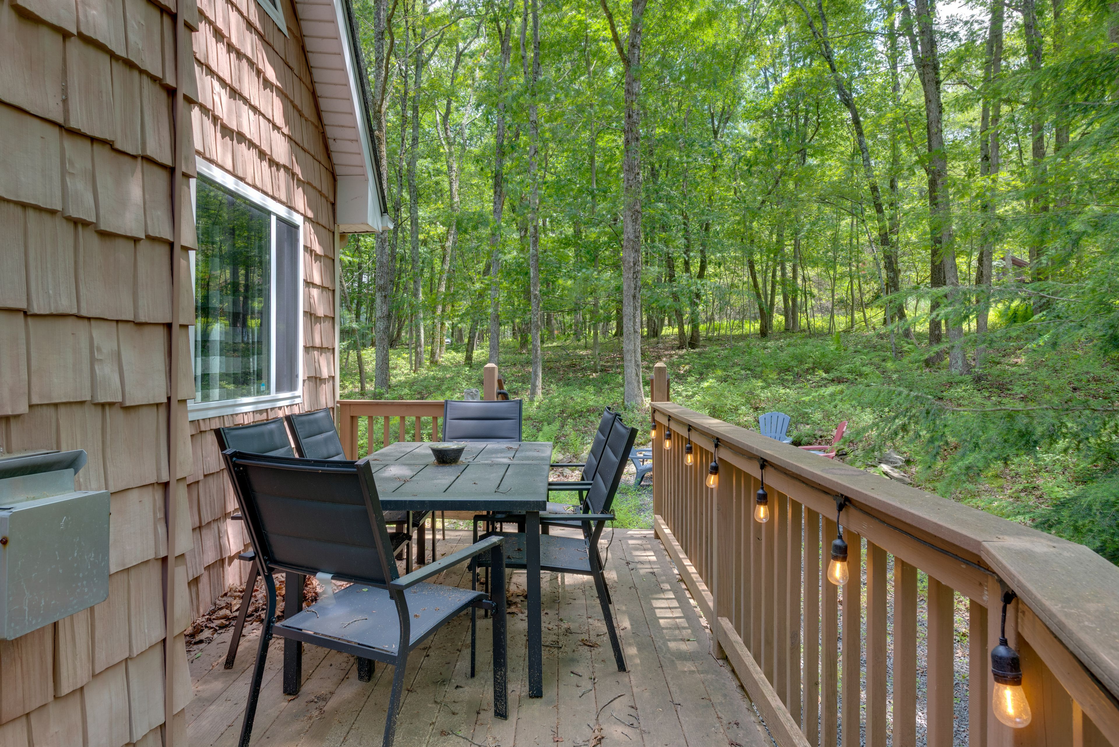 Deck | Outdoor Dining | Gas Grill