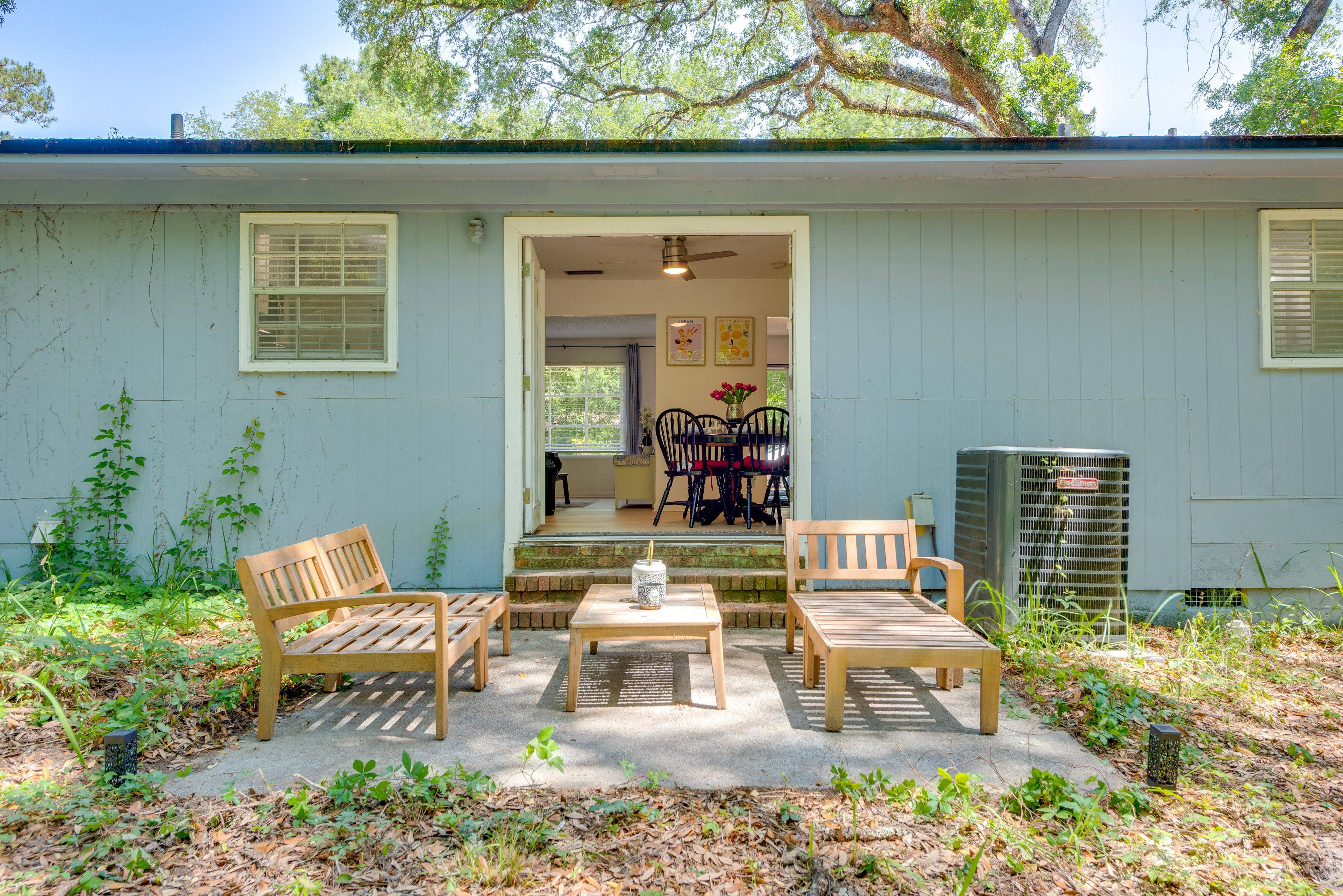 Exterior | Shaded Canopy | Teak Wood Seating