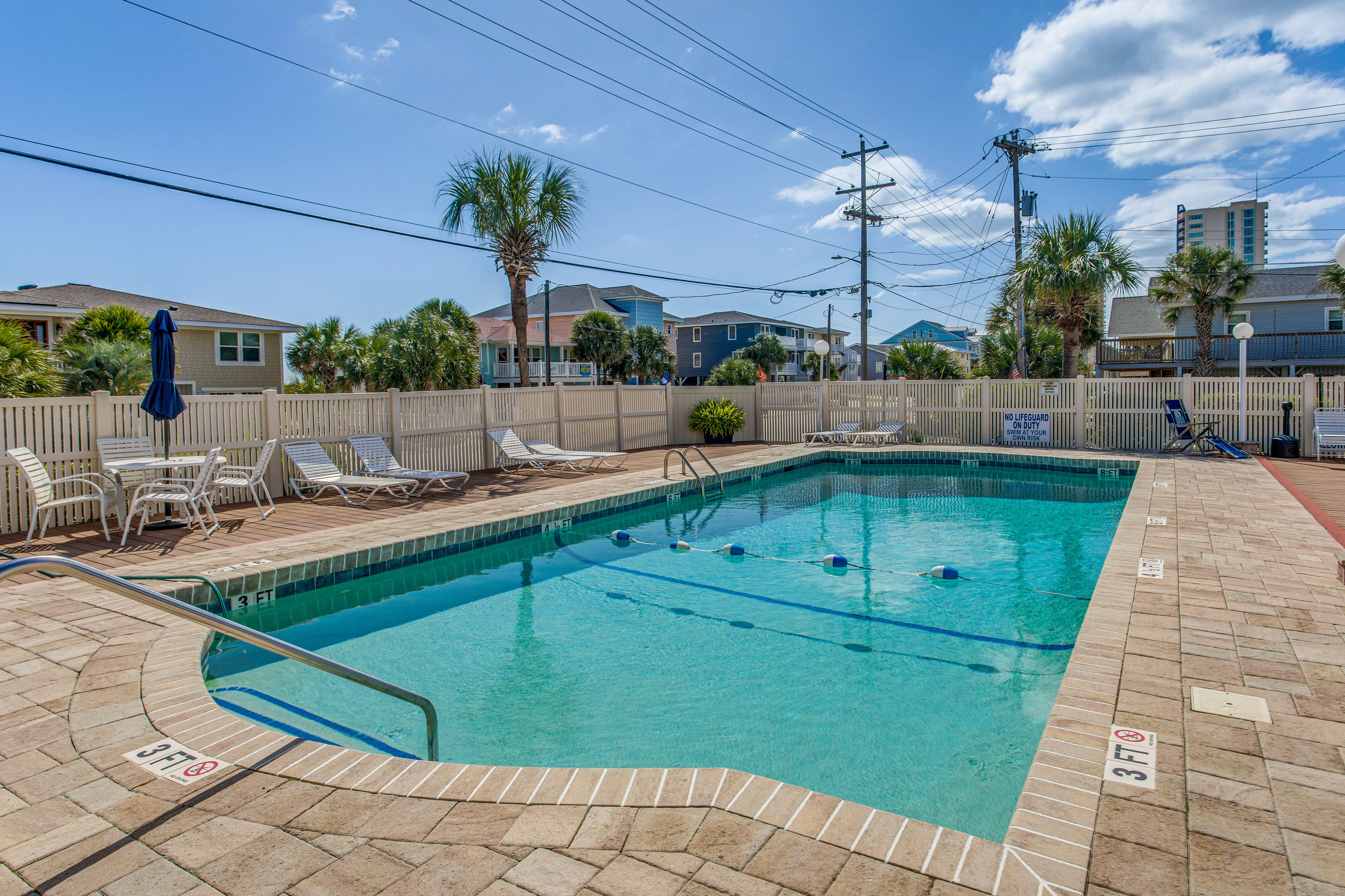 Gold Coast Condominiums | Community Amenities | Outdoor Pool & Hot Tub