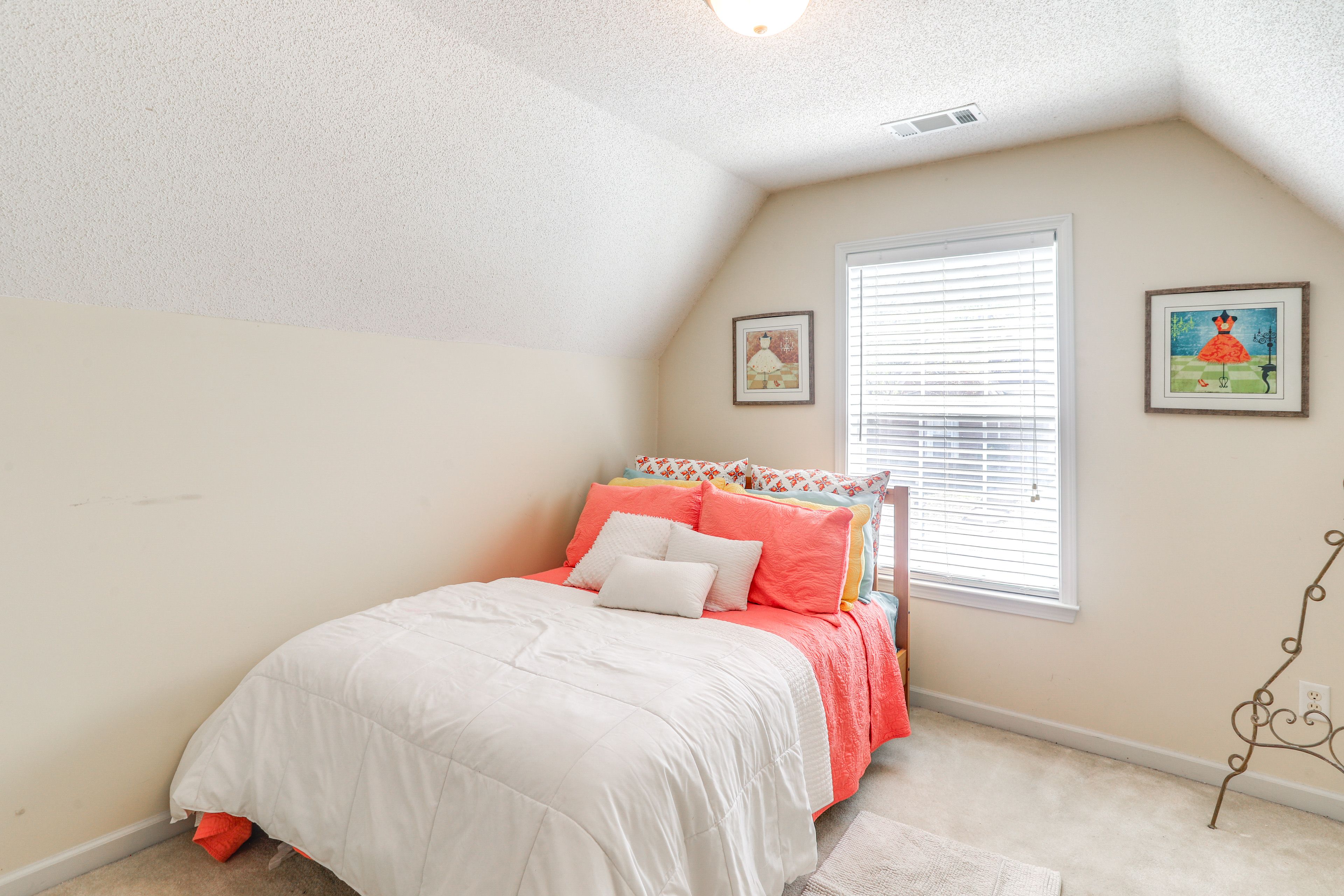Bedroom 2 | Full Bed | 2nd Floor