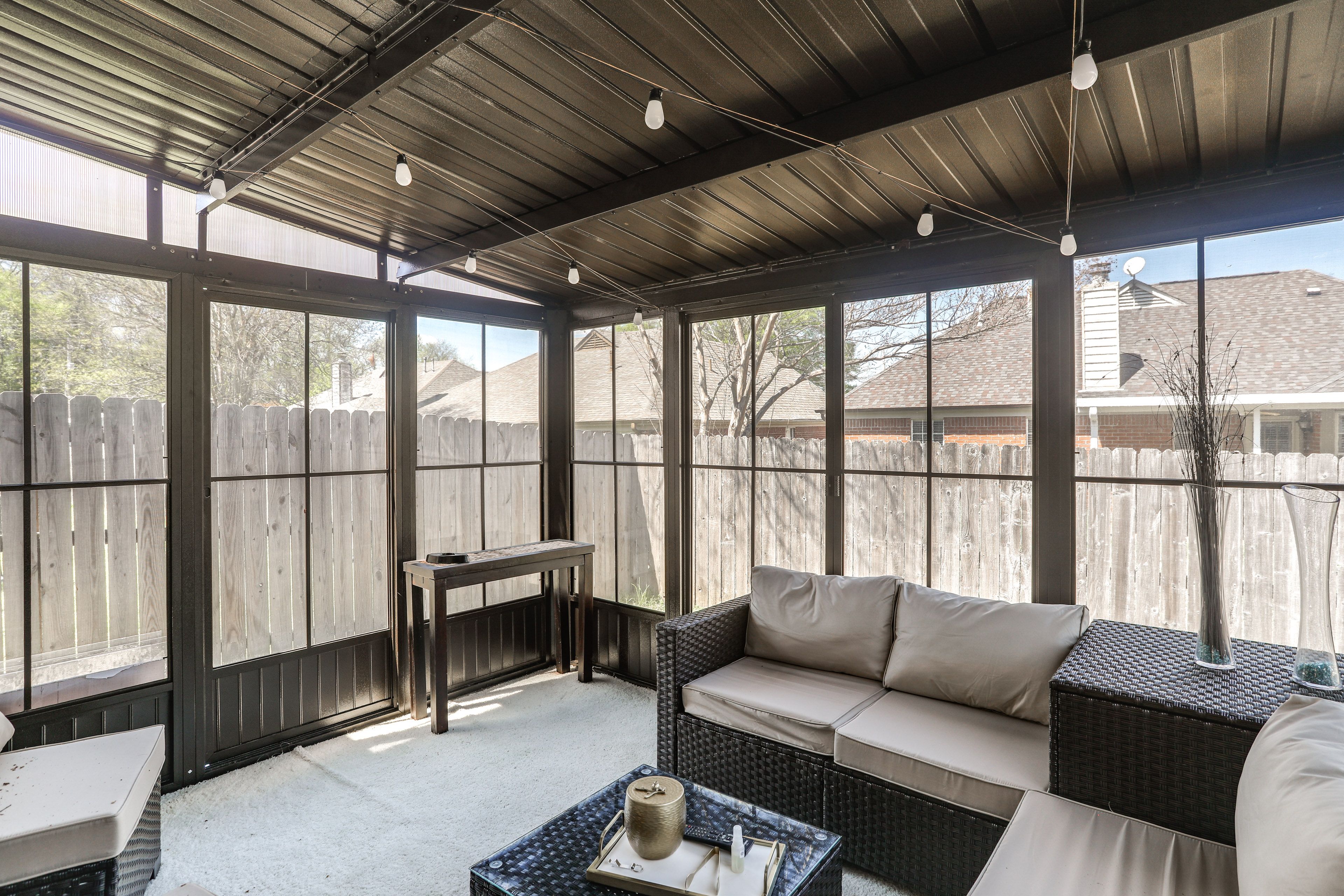 Screened Patio | Smart TV