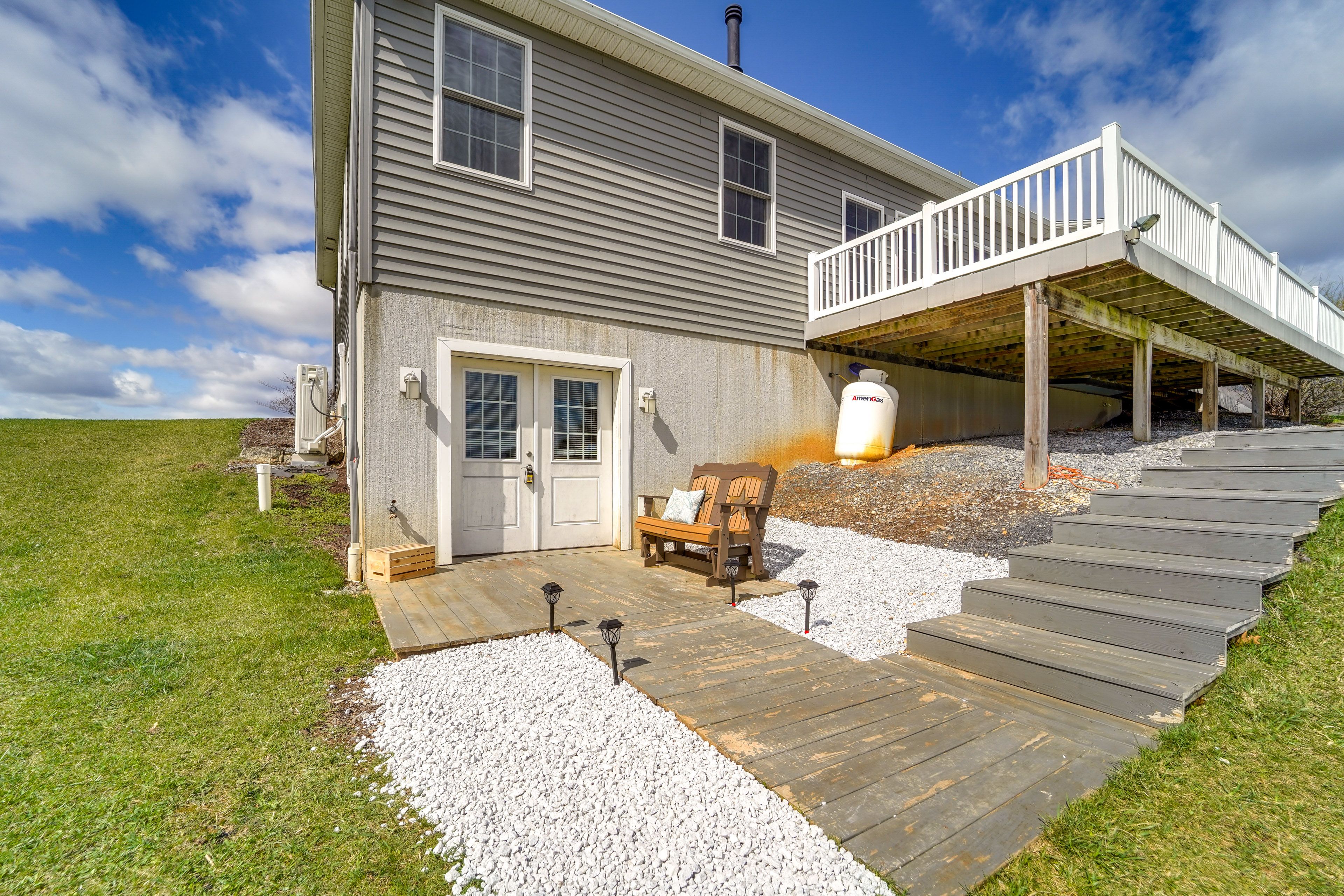 Unit Exterior | Parking | Shared Driveway (3 Vehicles)