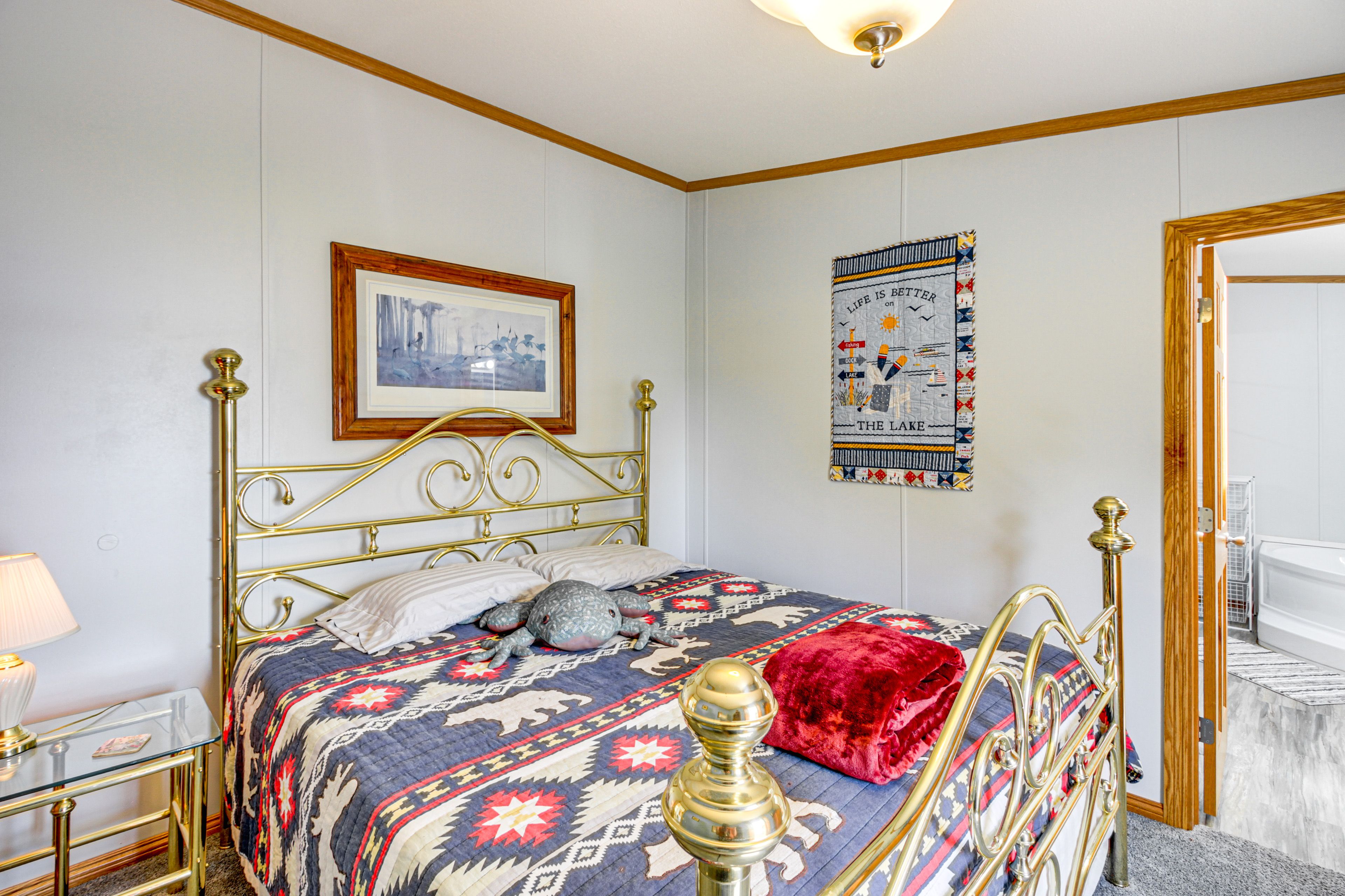 Bedroom 1 | King Bed | En-Suite Bathroom