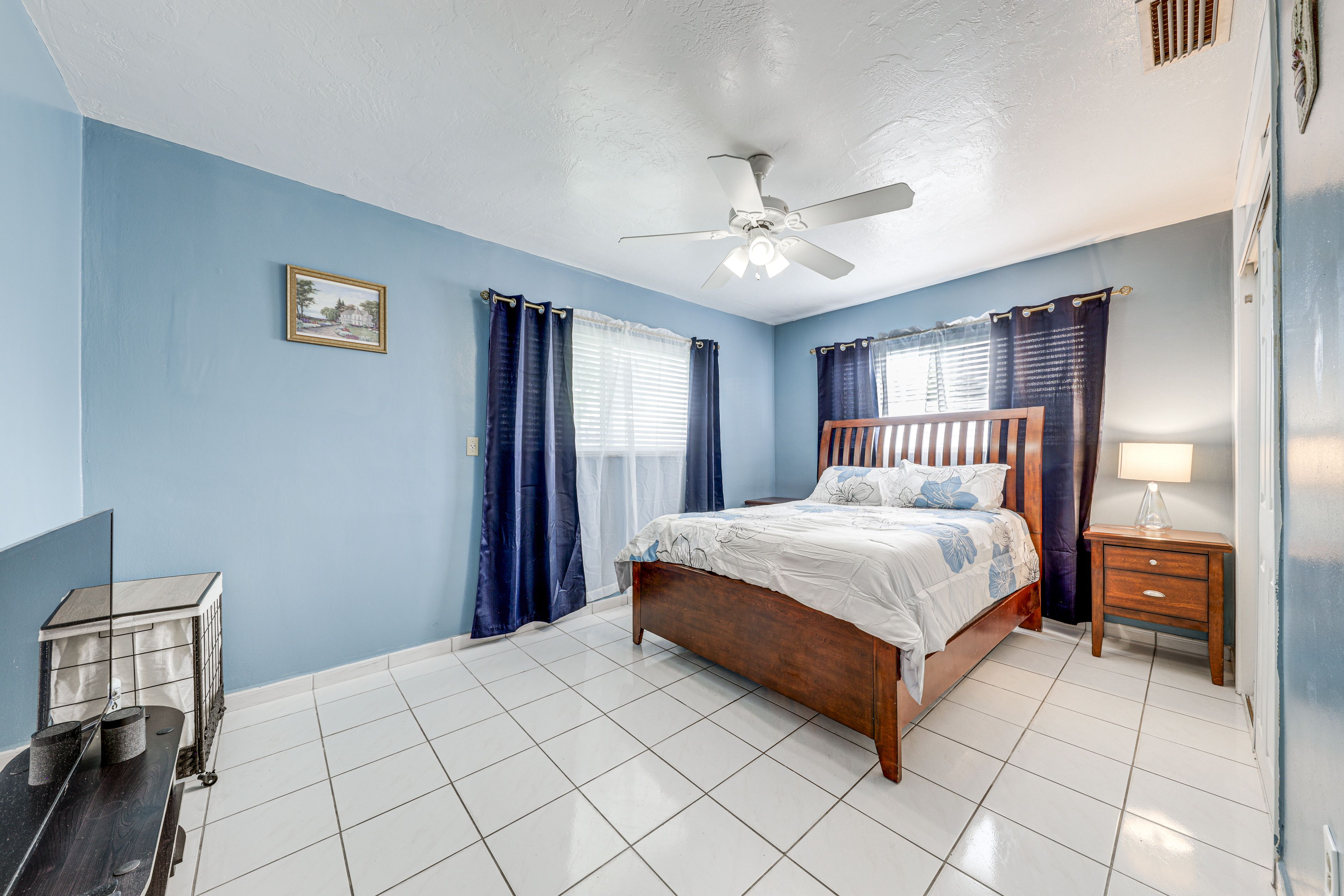 Bedroom 2 | Queen Bed
