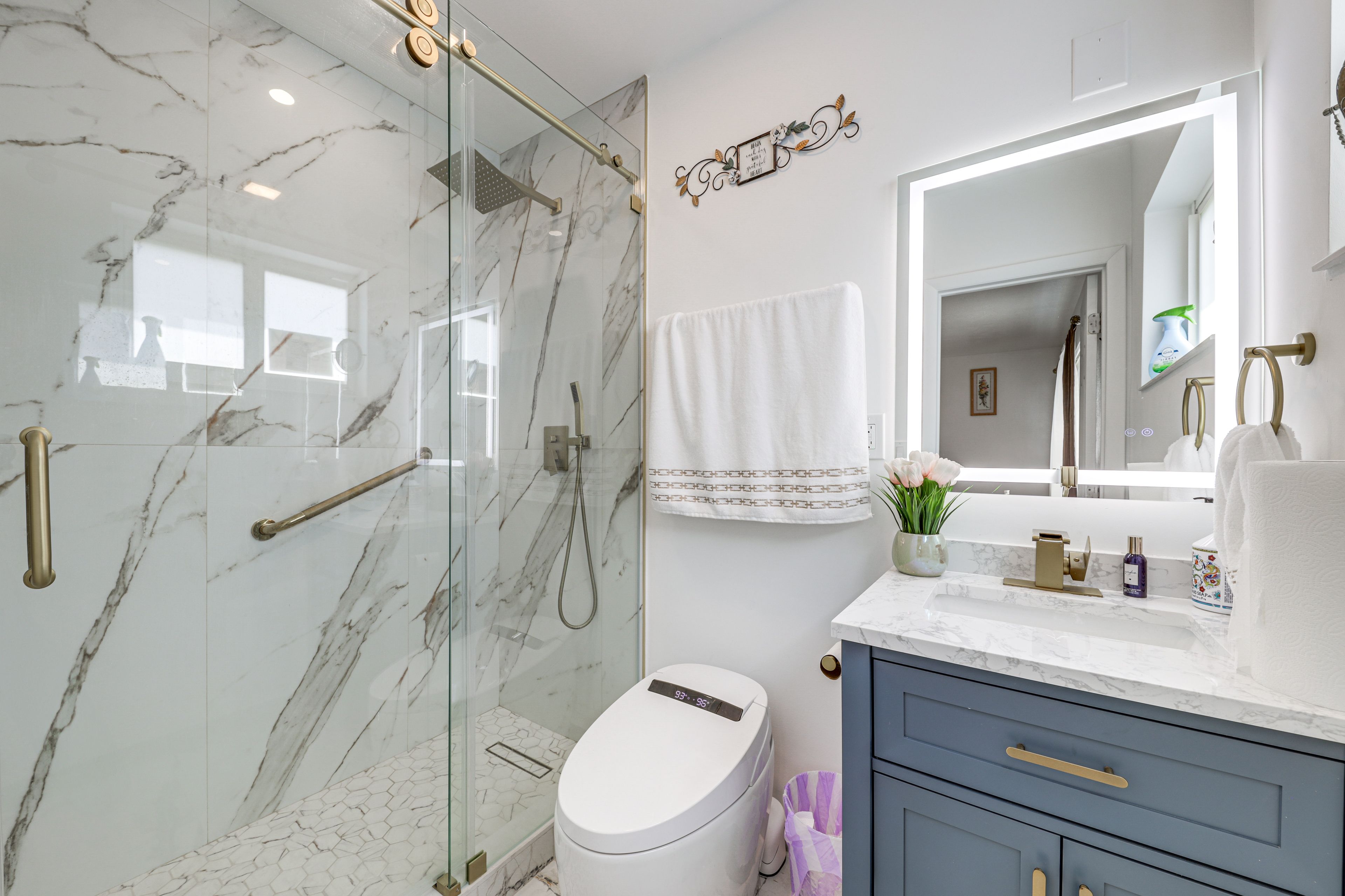 En-Suite Bathroom | Towels Provided