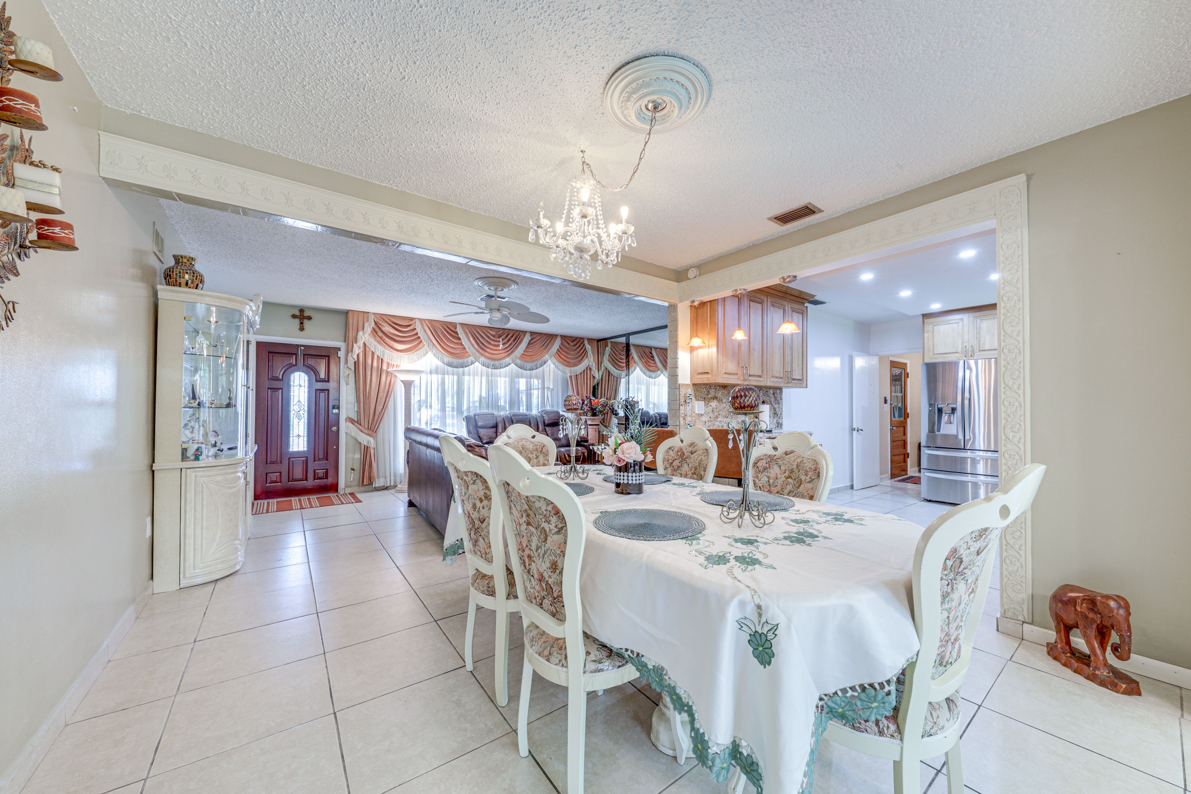 Dining Space | Dishware/Flatware