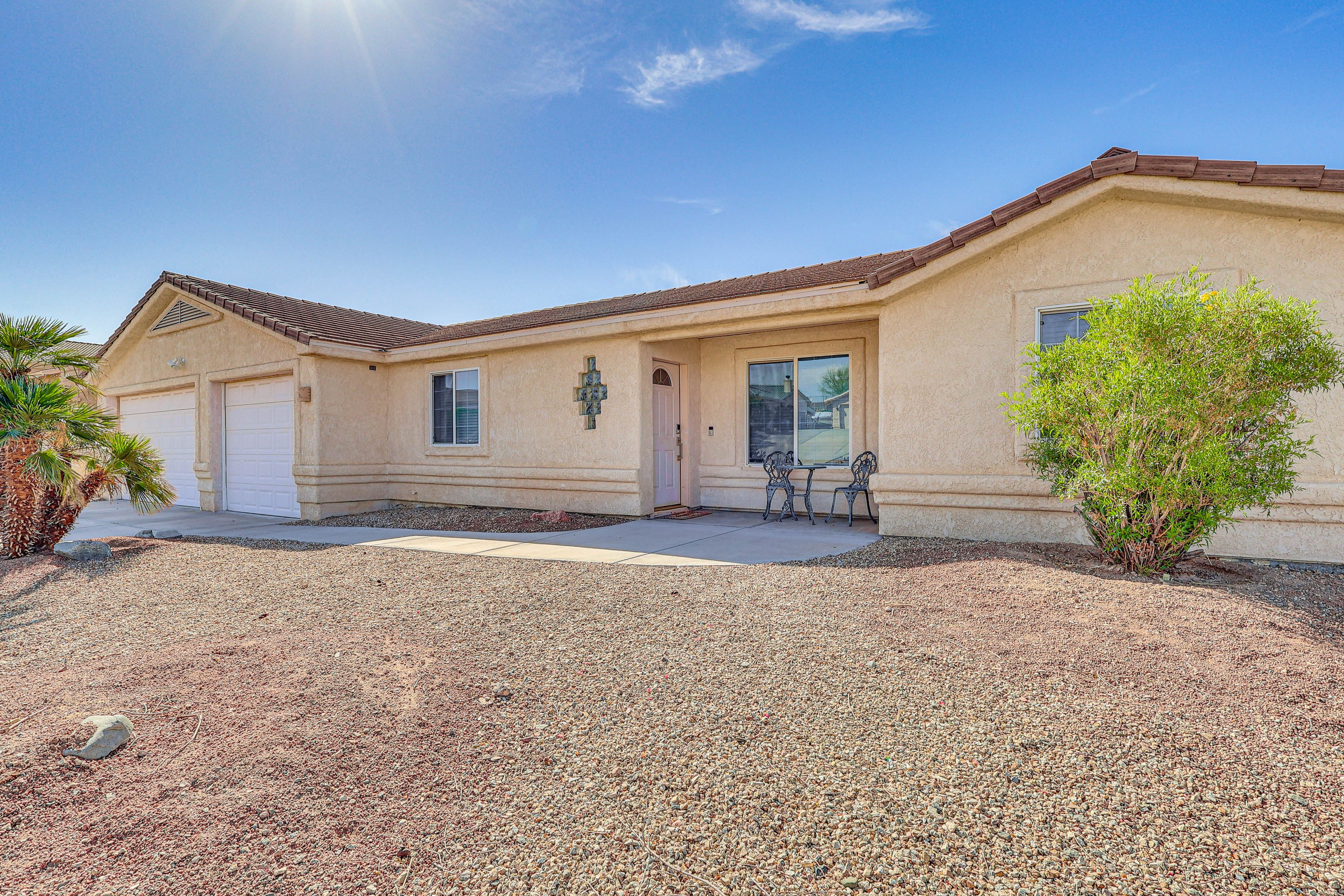 Lake Havasu City Vacation Rental | 3BR | 2BA | 1 Step to Enter | 1,328 Sq Ft