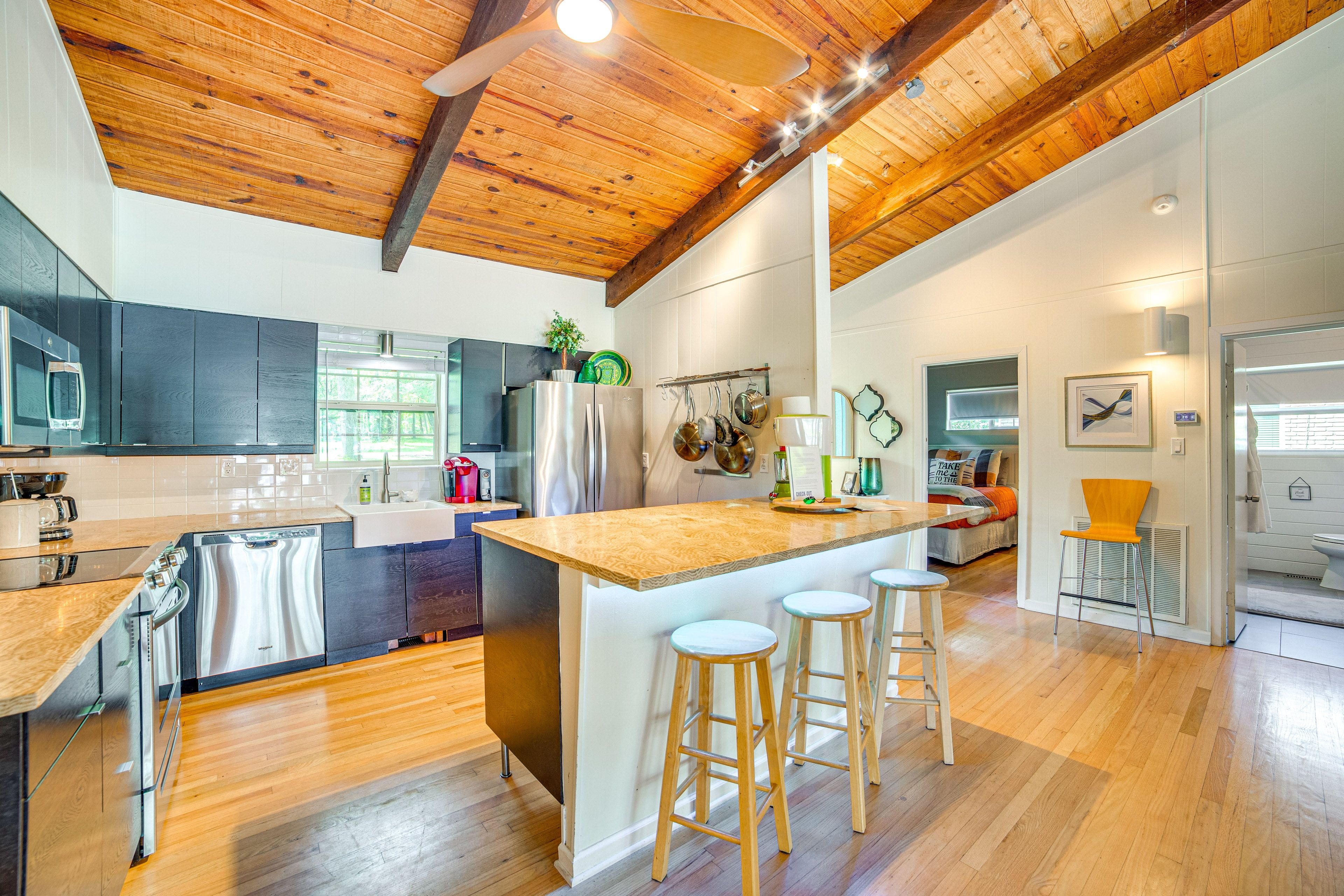 Kitchen | Cooking Basics | Toaster | Tri-Level Main Floor | Middle Area