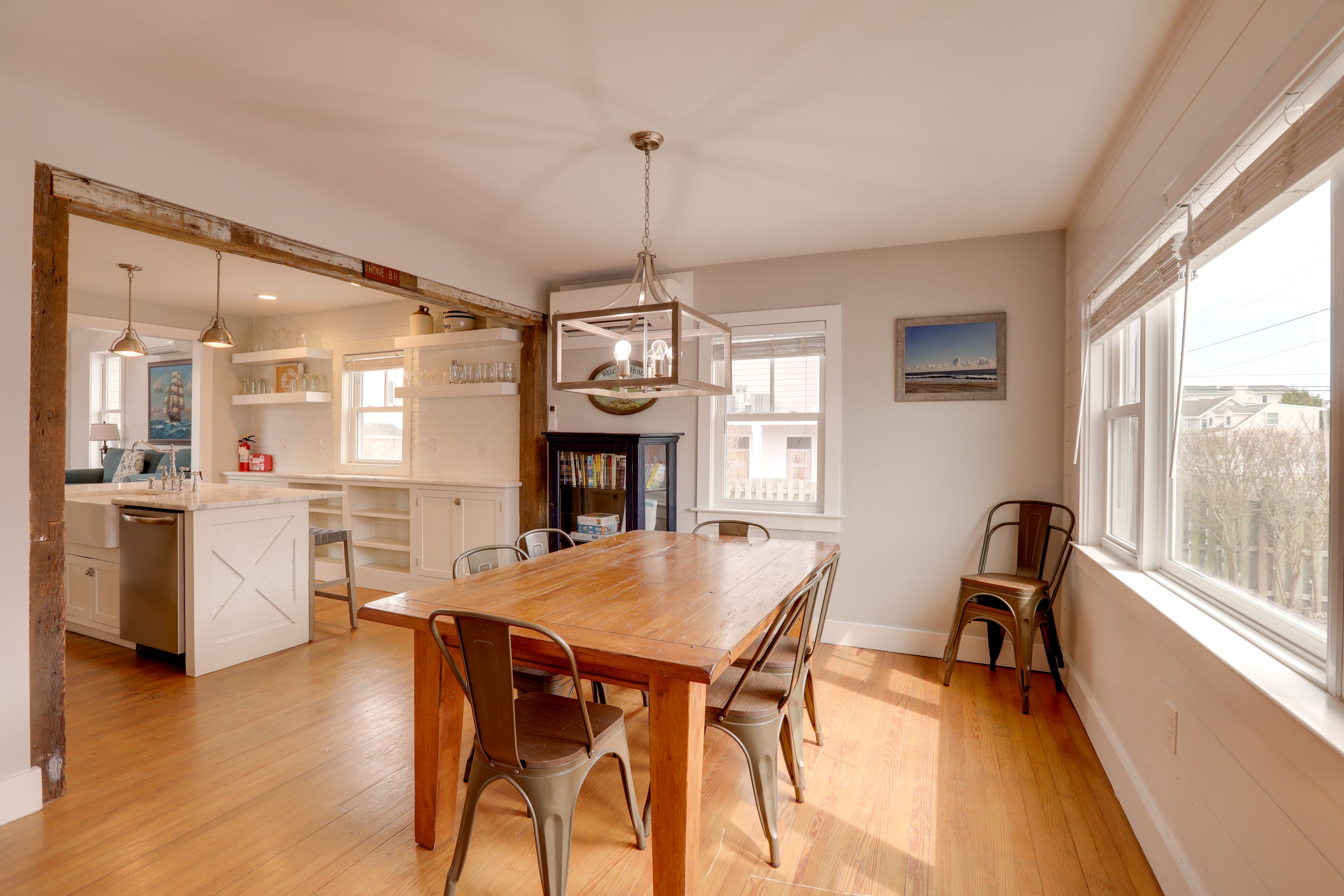Dining Area | Central Heating & A/C | Self Check-In