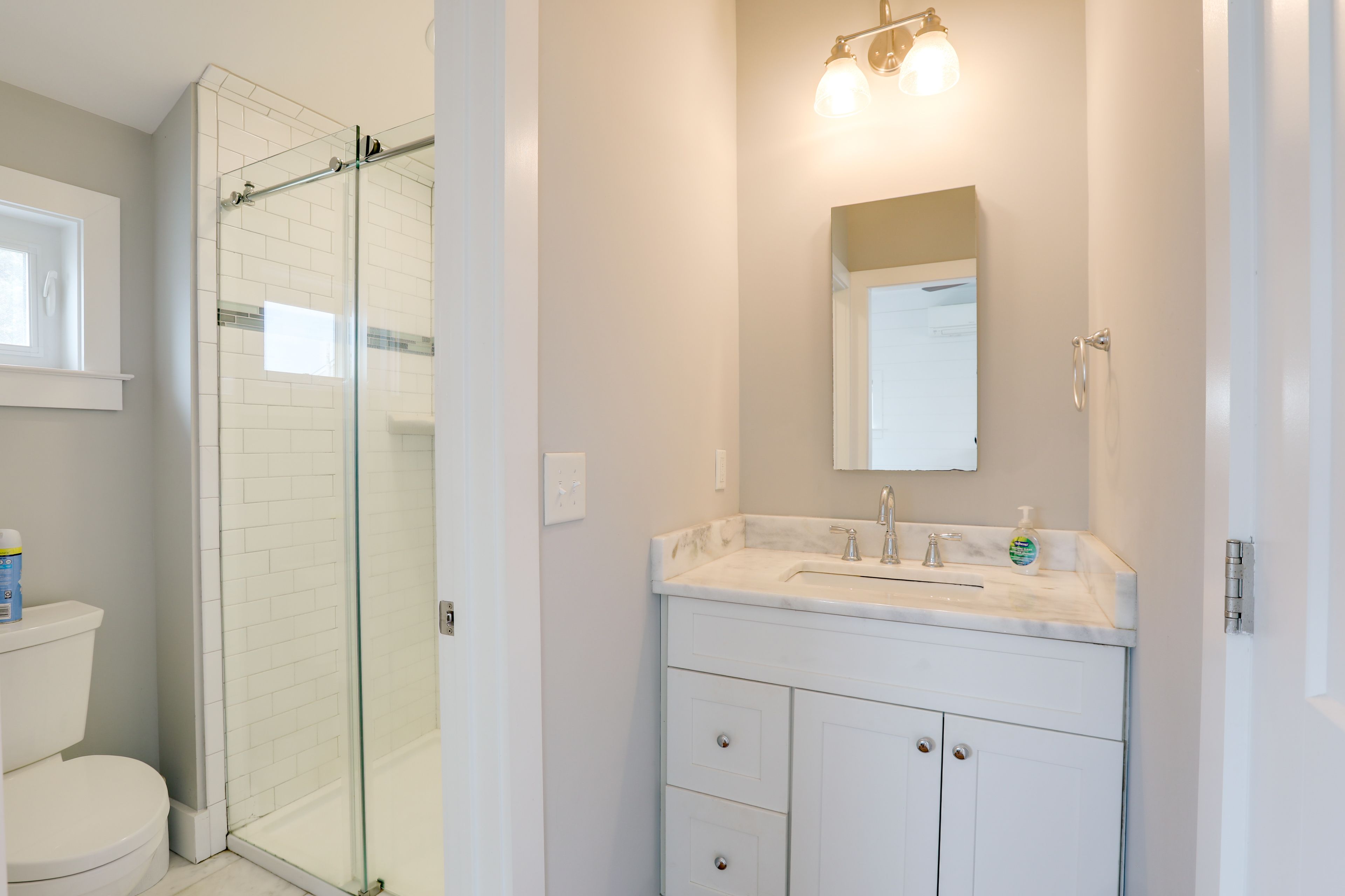 En-Suite Bathroom | 2nd Floor | Towels Provided | Hair Dryer