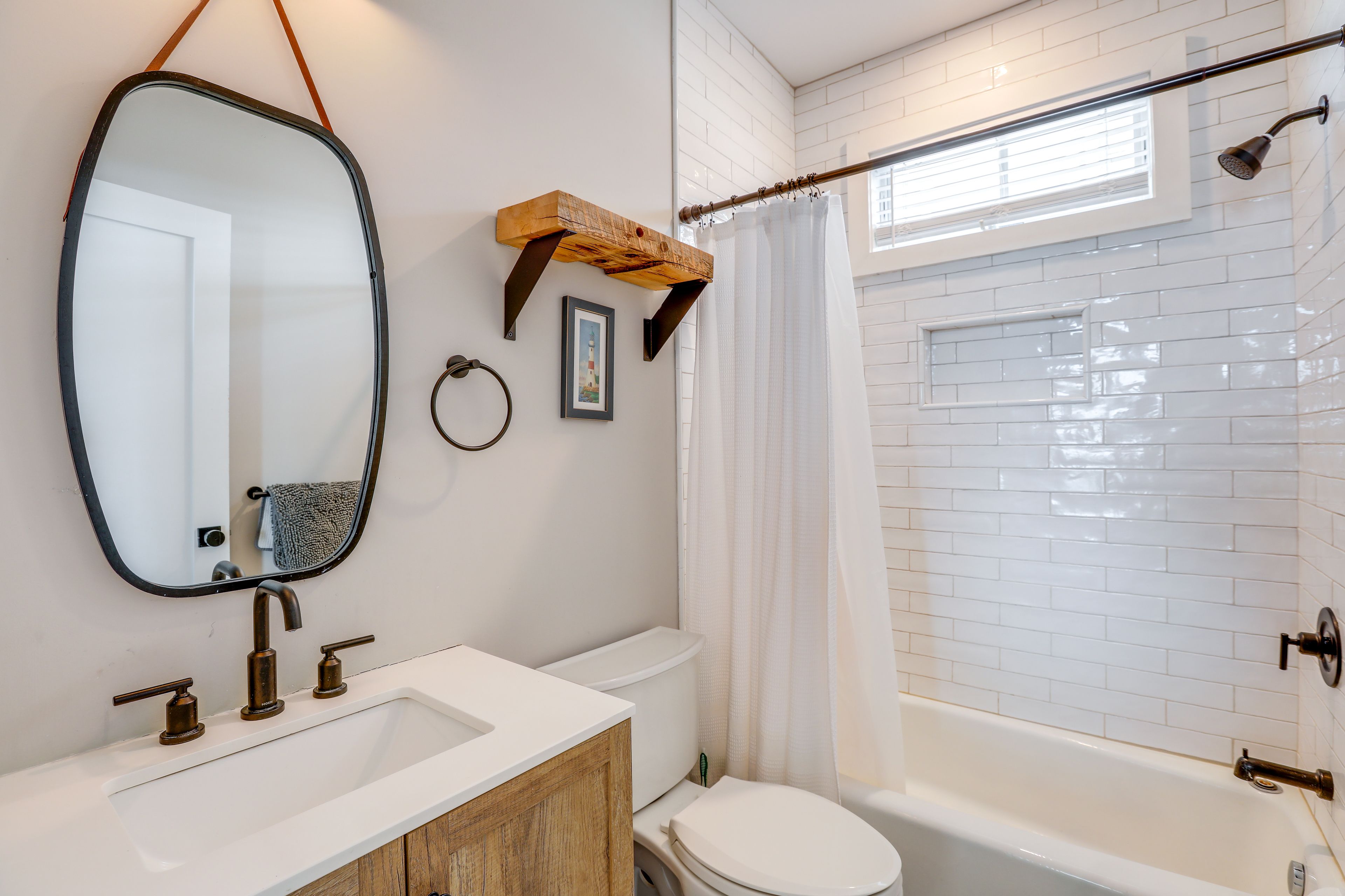 Bathroom | Towels Provided | Main Floor