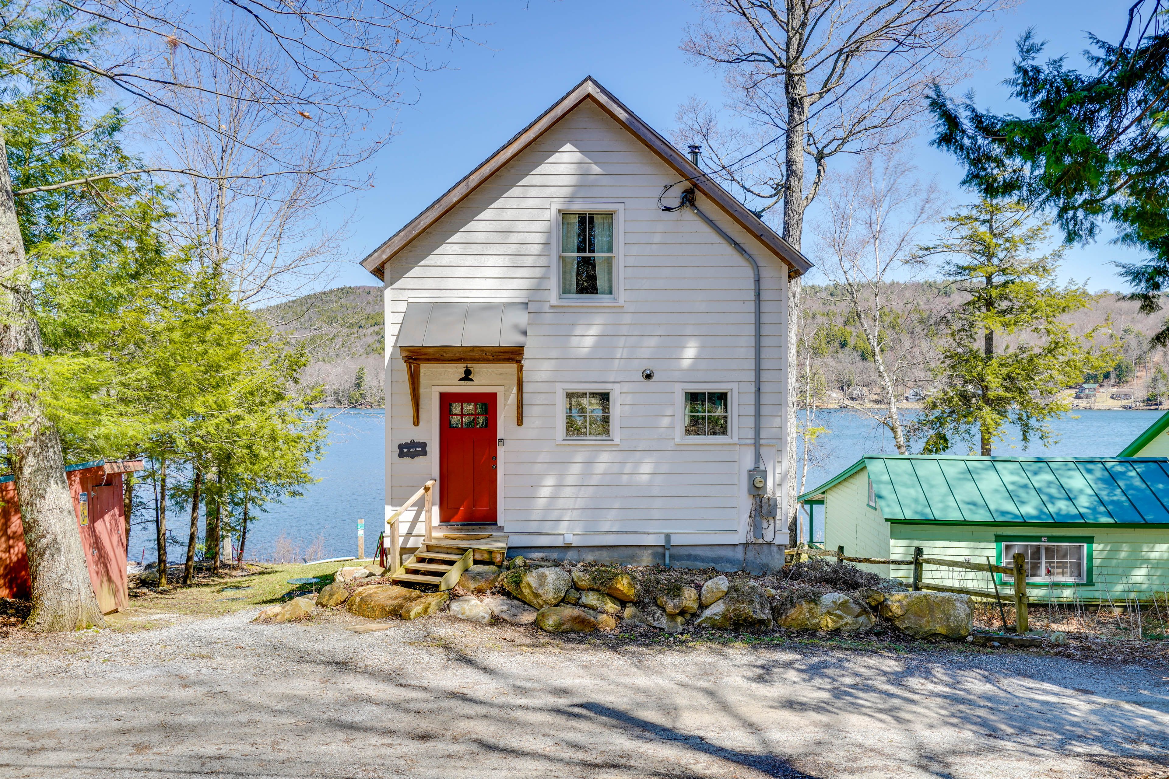 Exterior | Driveway (4 Vehicles)