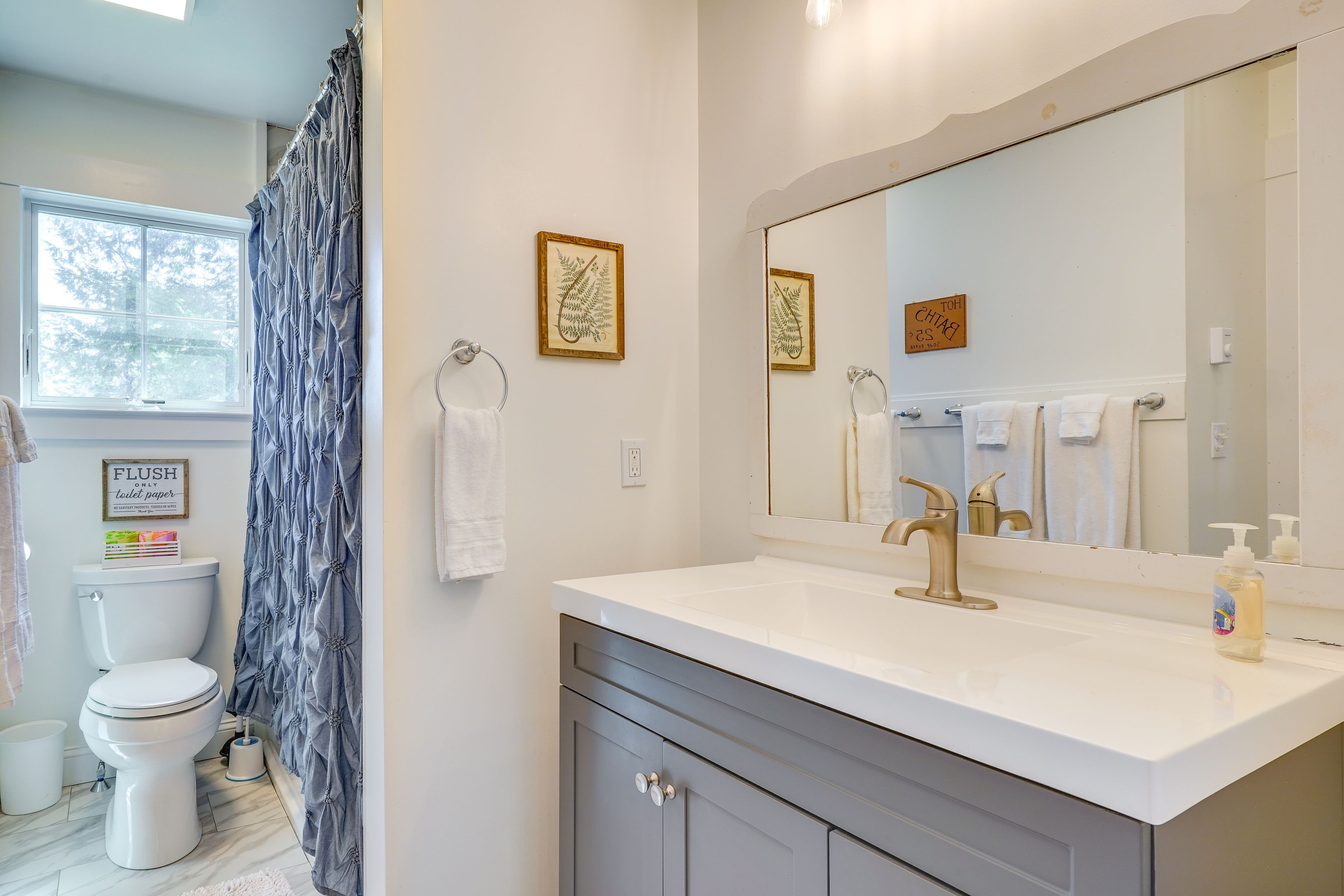 Bathroom | Towels Provided | Upper Floor