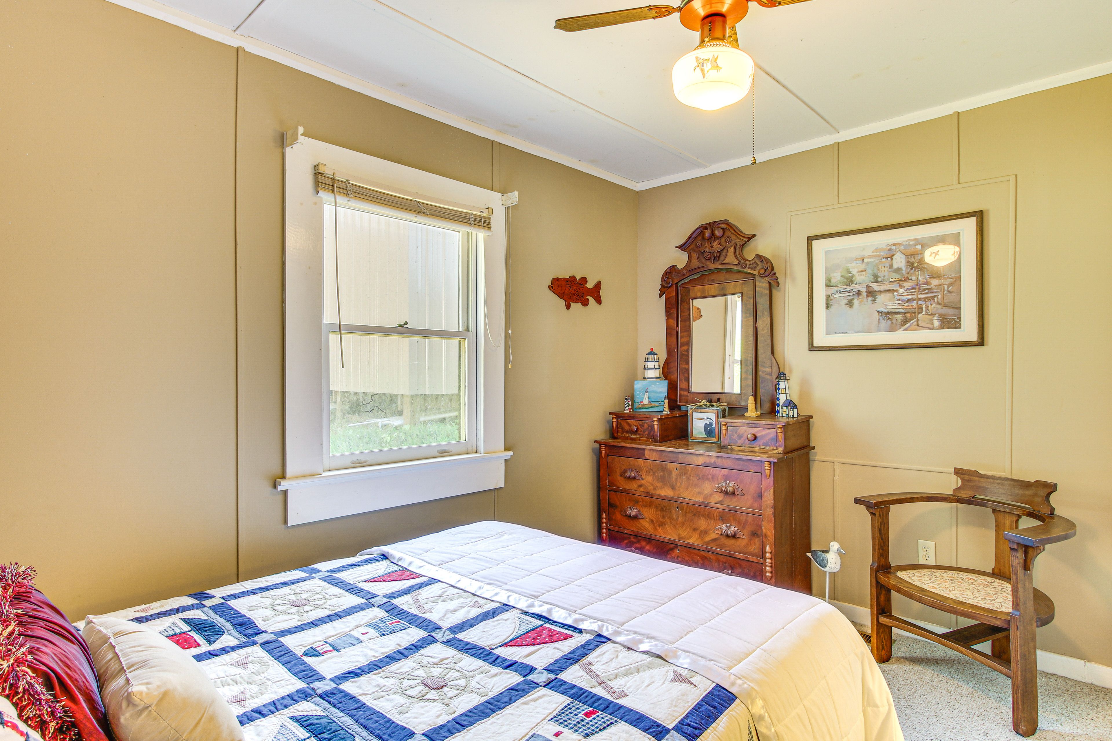 Bedroom 3 | Queen Bed