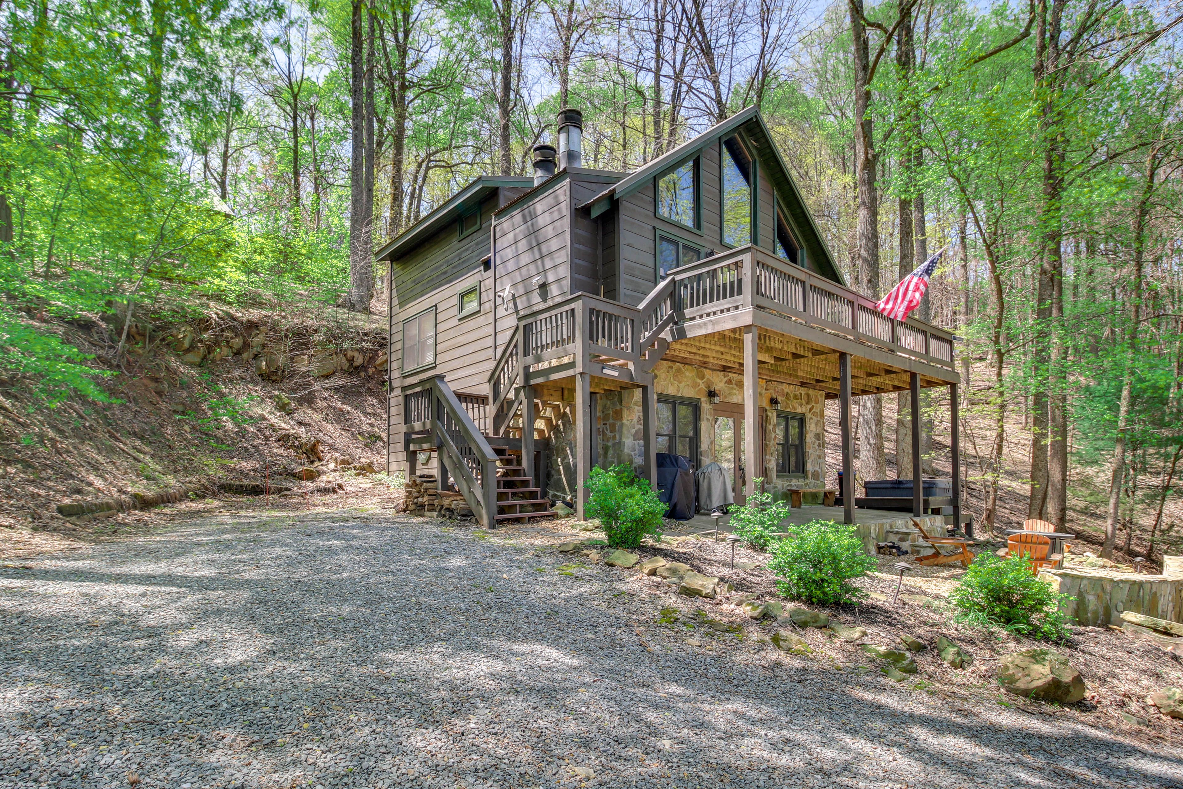 Ellijay Vacation Rental | 3BR | 3BA | Step-Free Entry | 2,000 Sq Ft