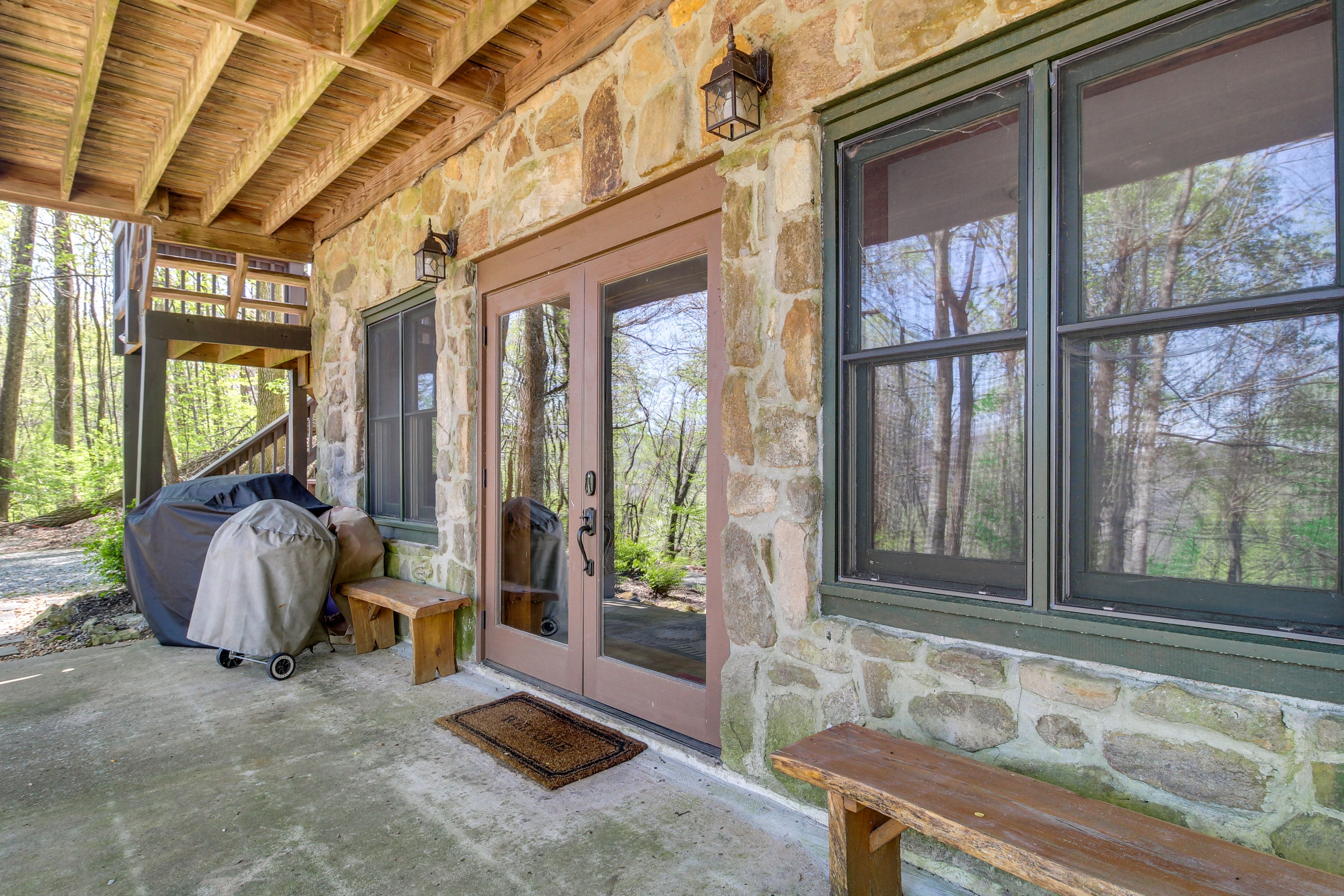 Covered Patio | Gas Grill | Hot Tub