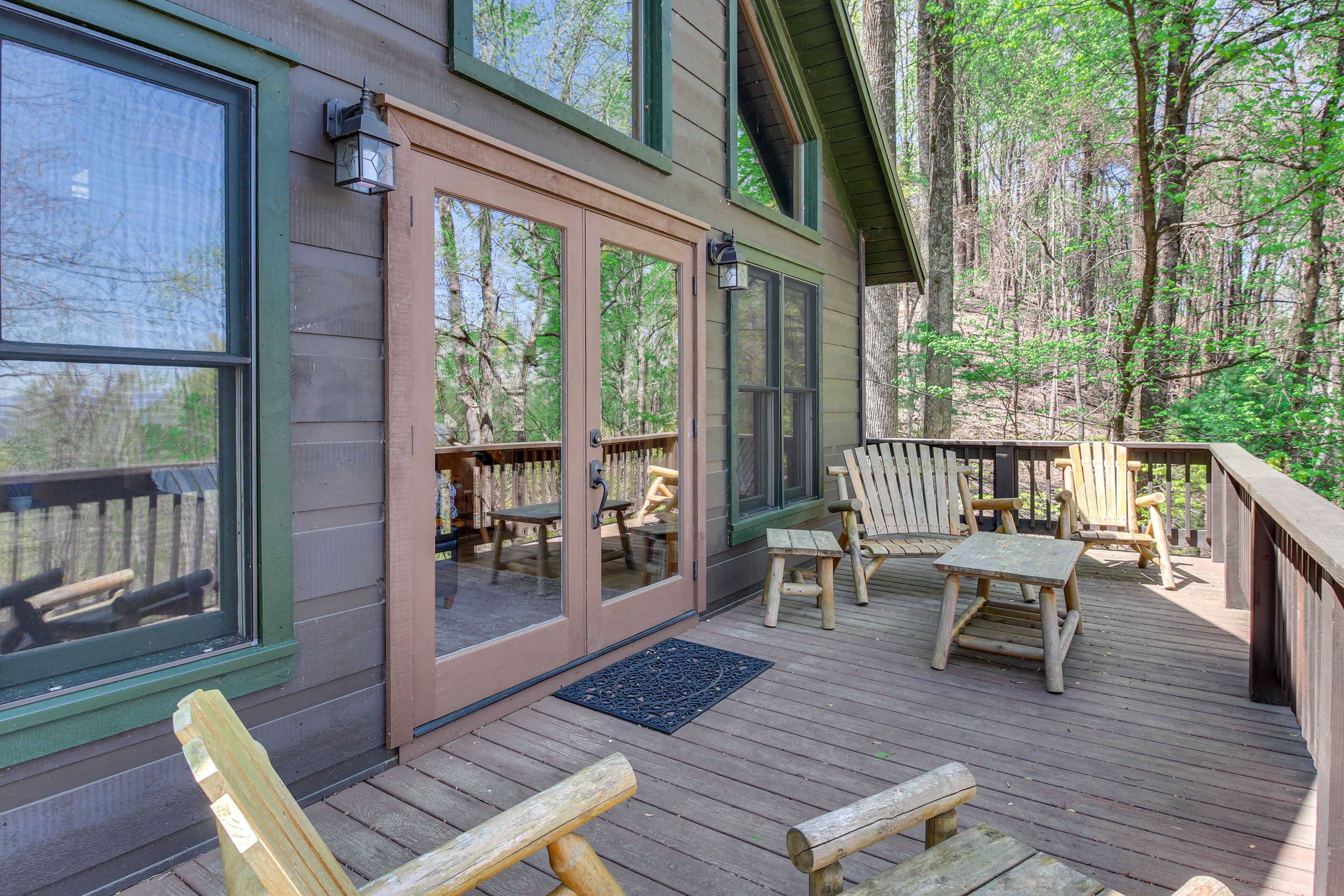 Deck | Outdoor Seating