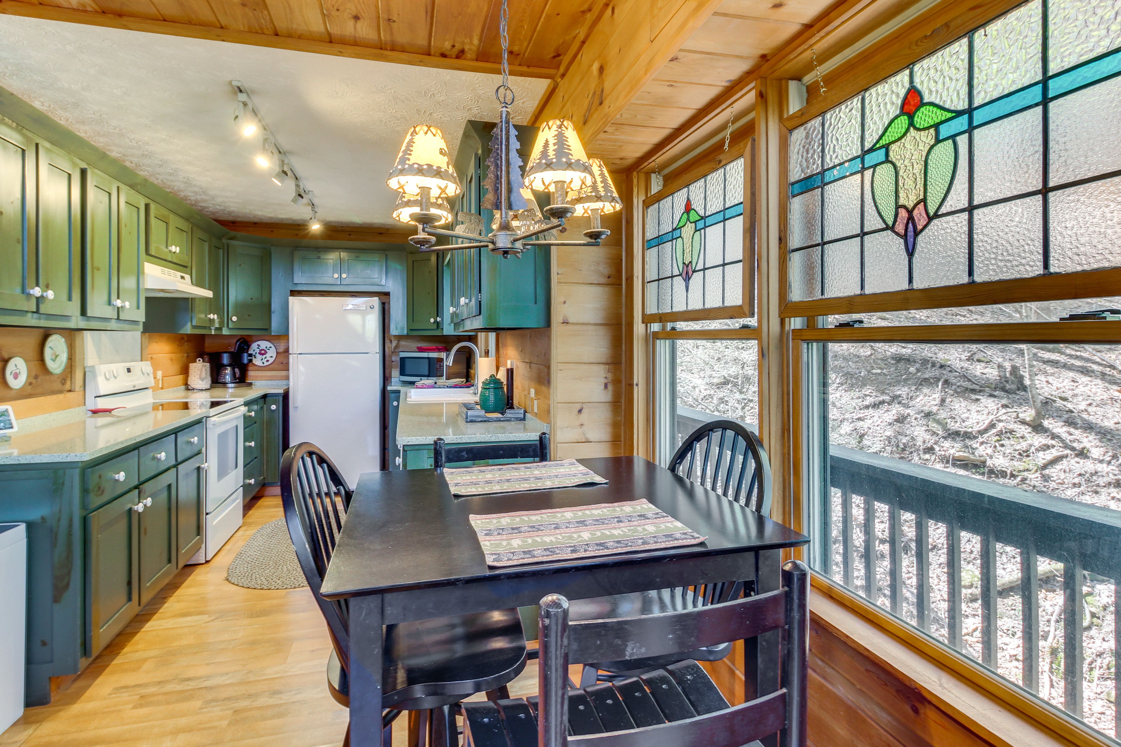 Dining Table | Dishware & Flatware | 1st Floor