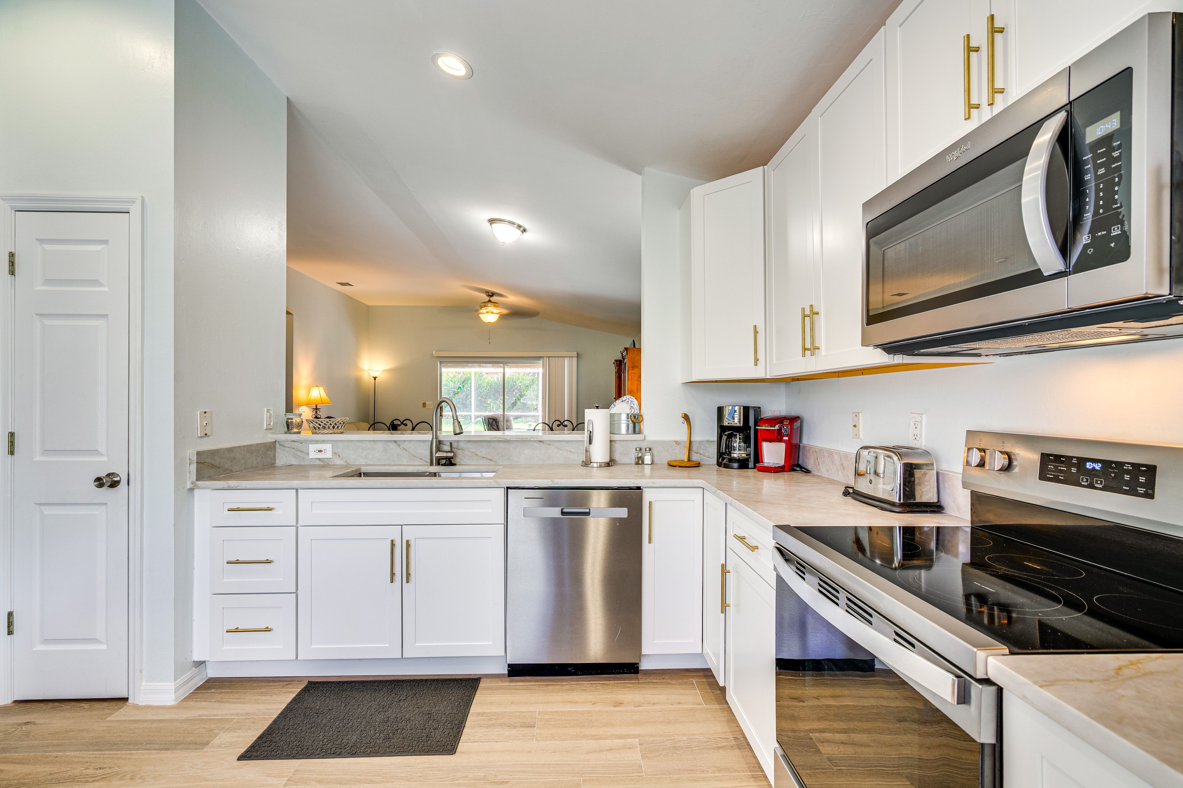 Kitchen | Keurig & Drip Coffee Makers | Toaster | Cooking Basics