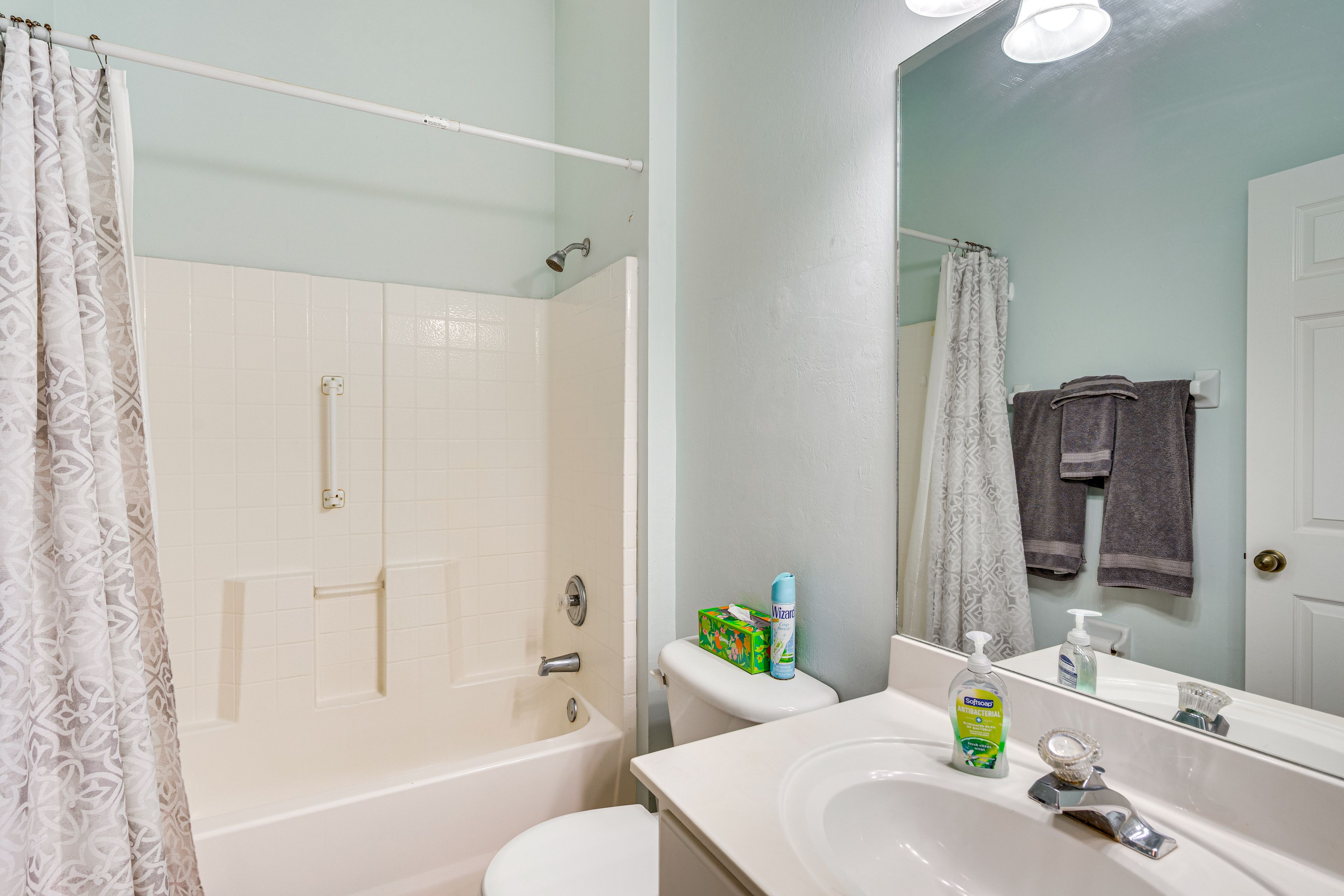 Full Bathroom