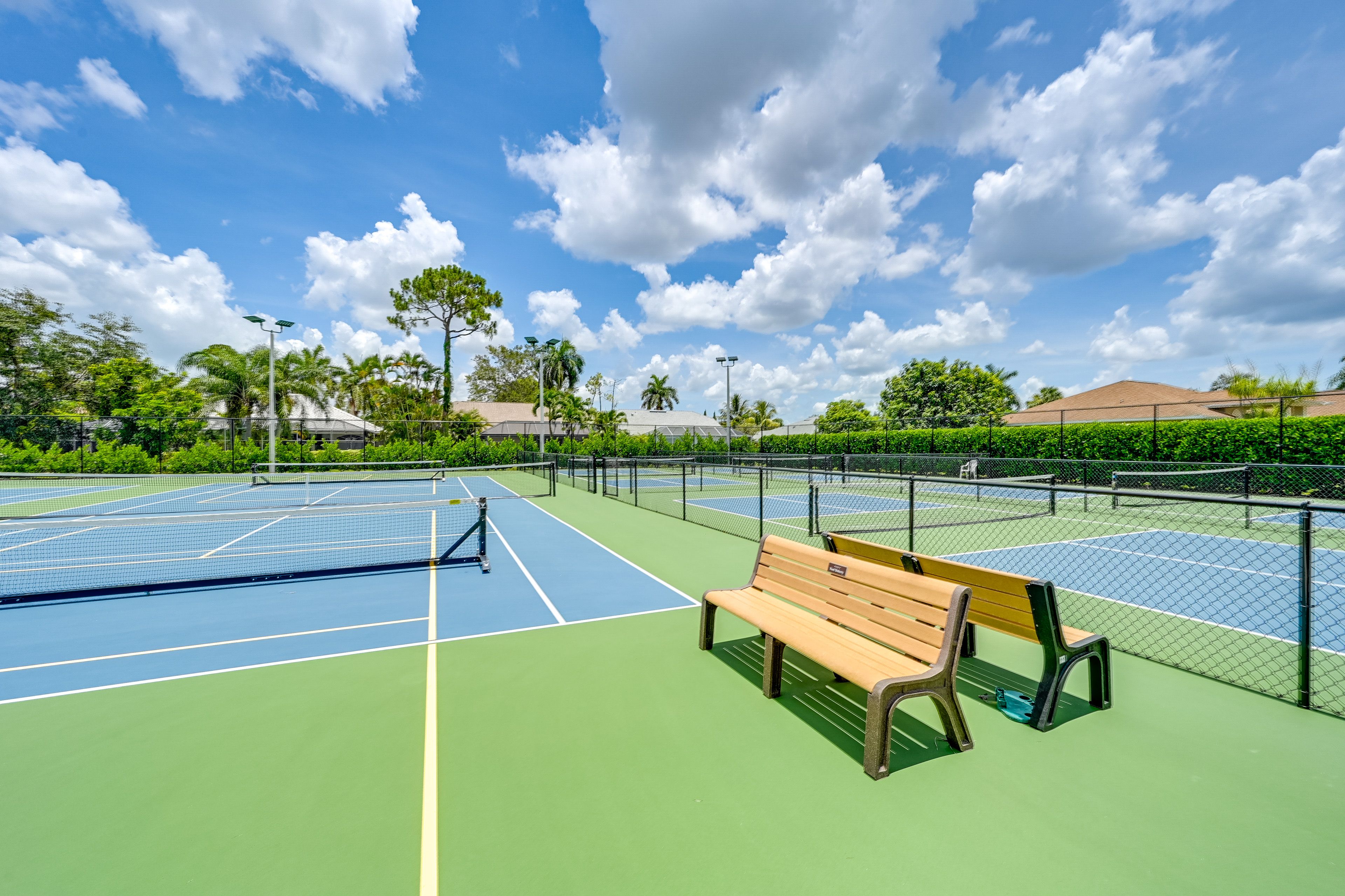 Community Tennis & Pickleball Courts