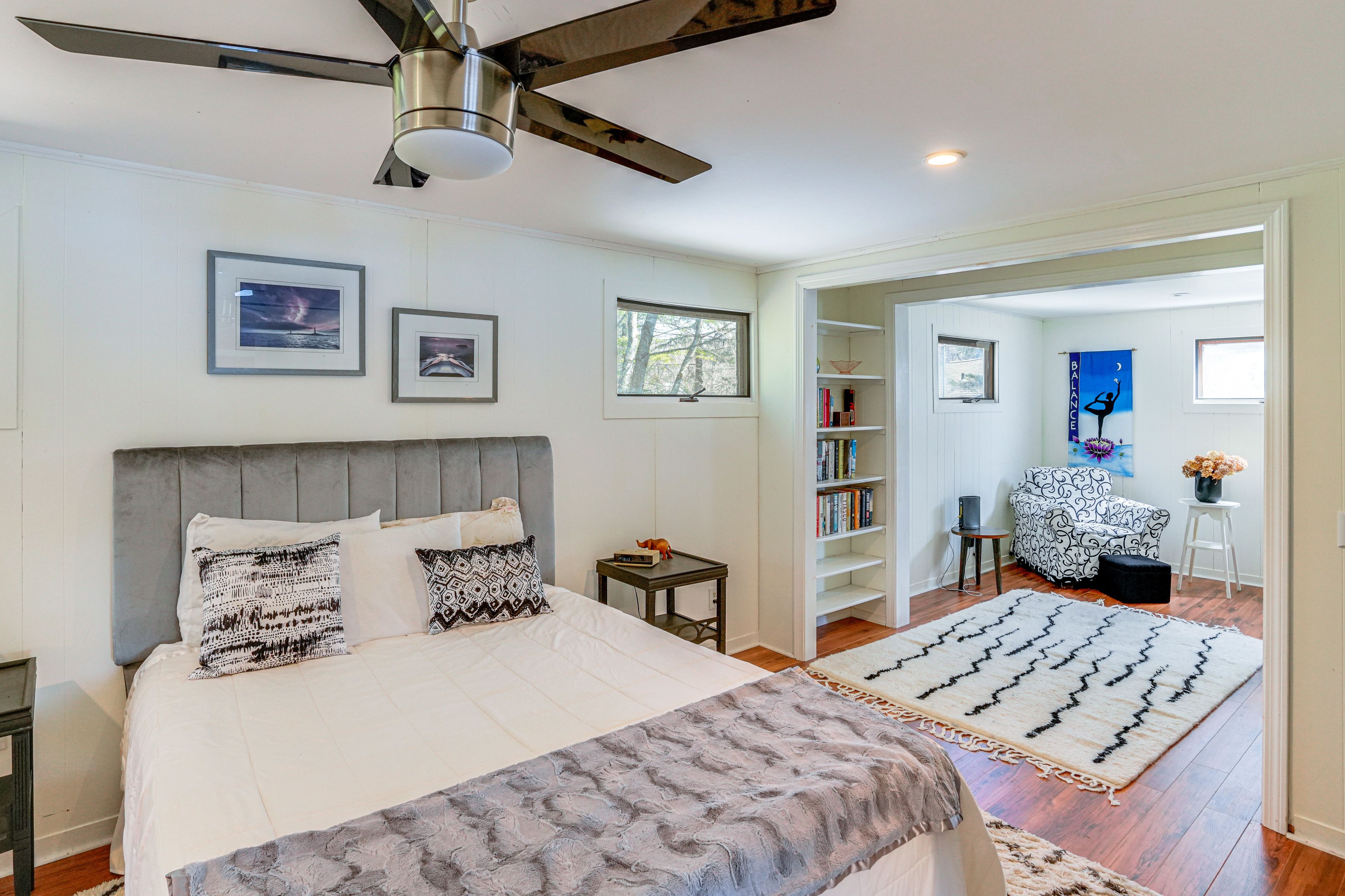 Bedroom 1 | Queen Bed | Main Floor