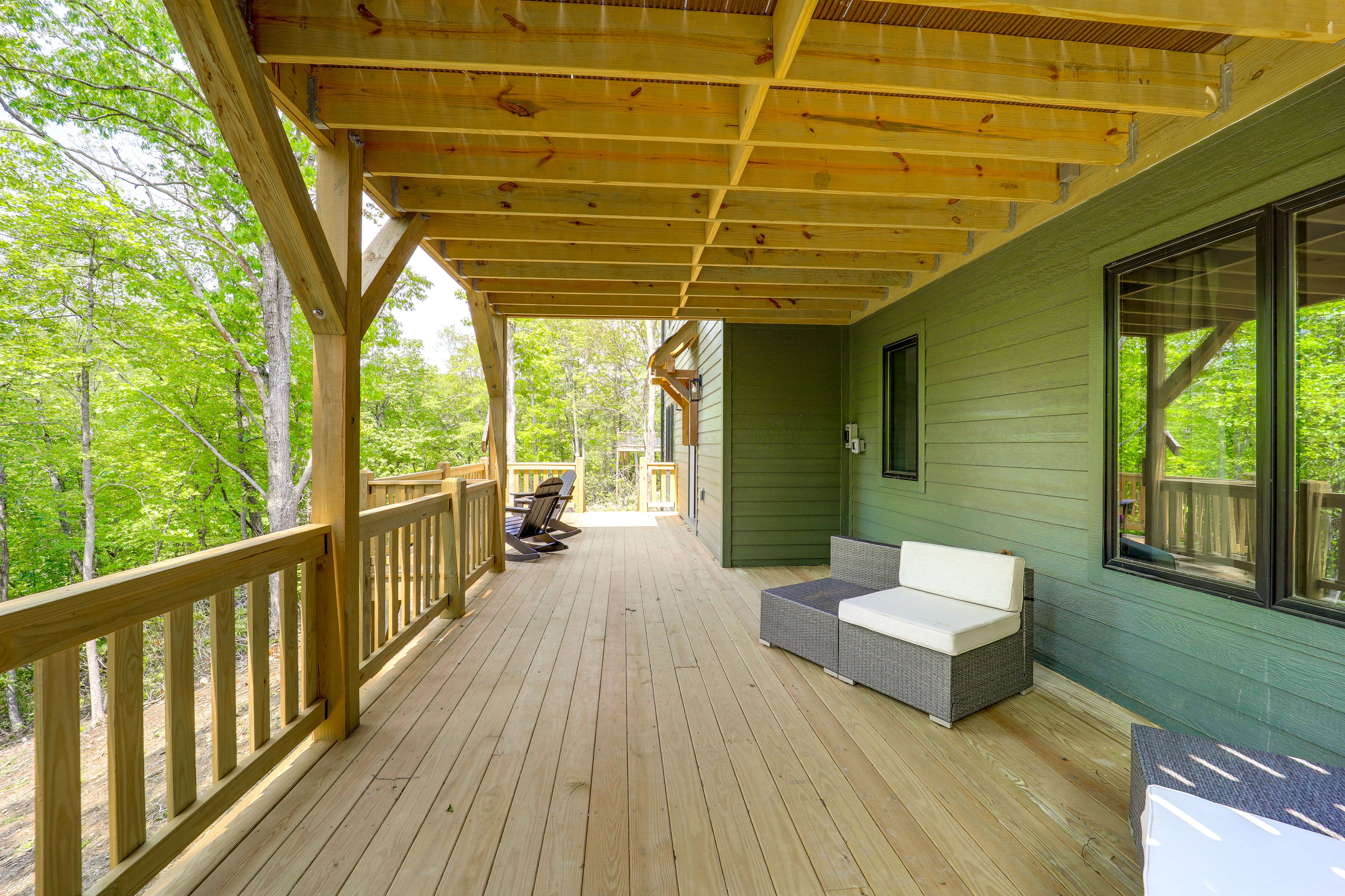 Deck | Seating