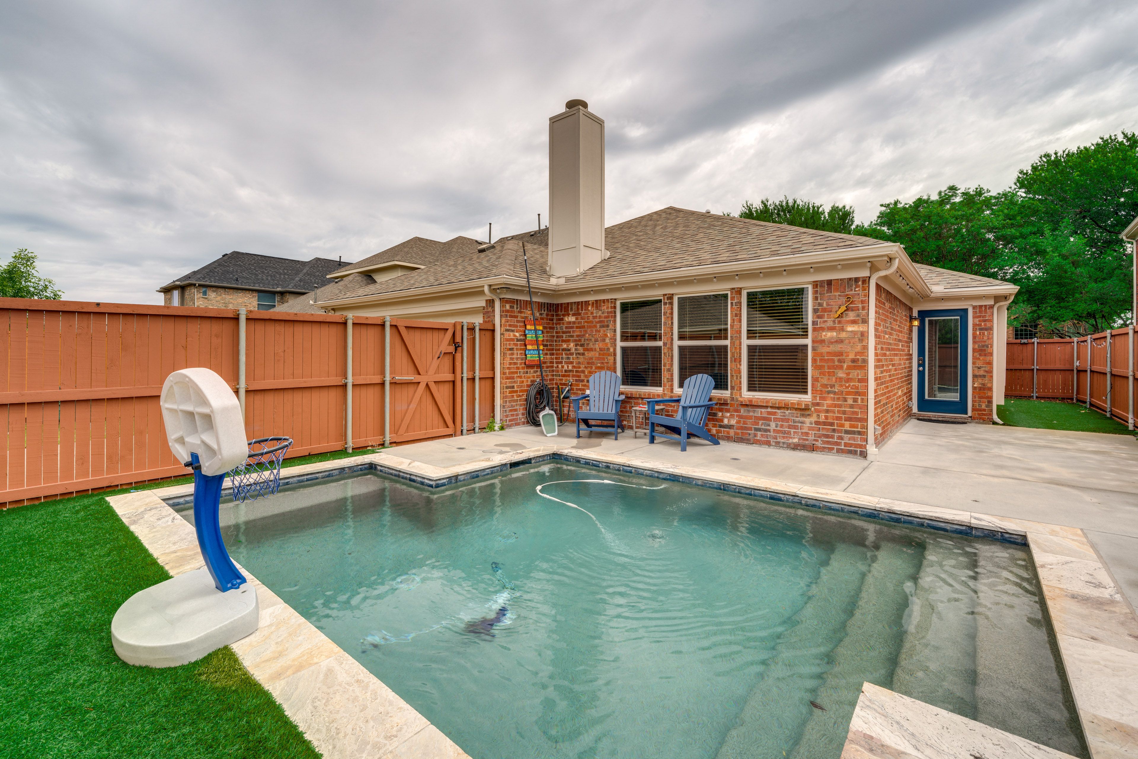 Frisco Vacation Rental | 4BR | 2BA | 2,300 Sq Ft | 2 Steps Required