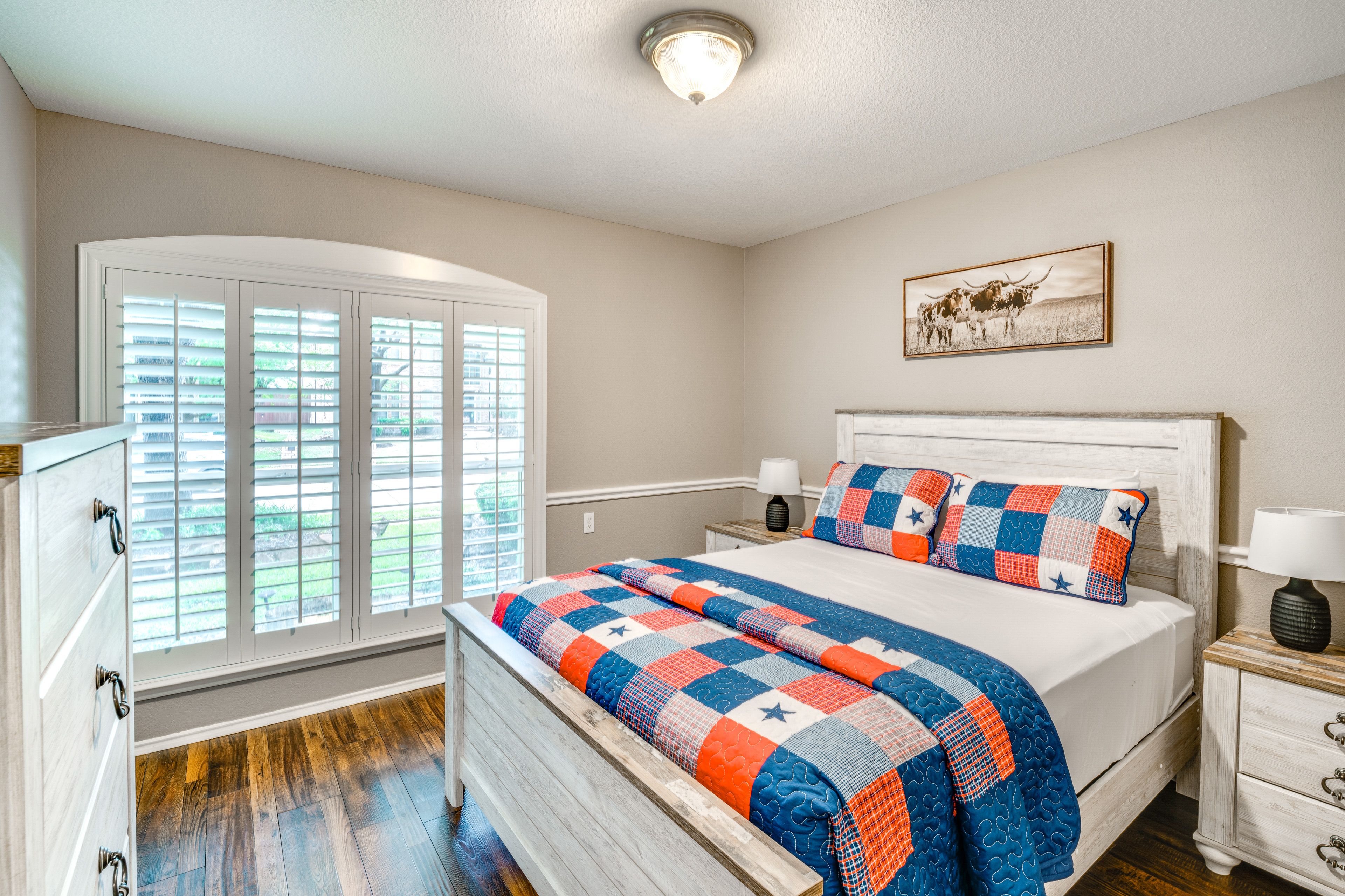 Bedroom 2 | Queen Bed
