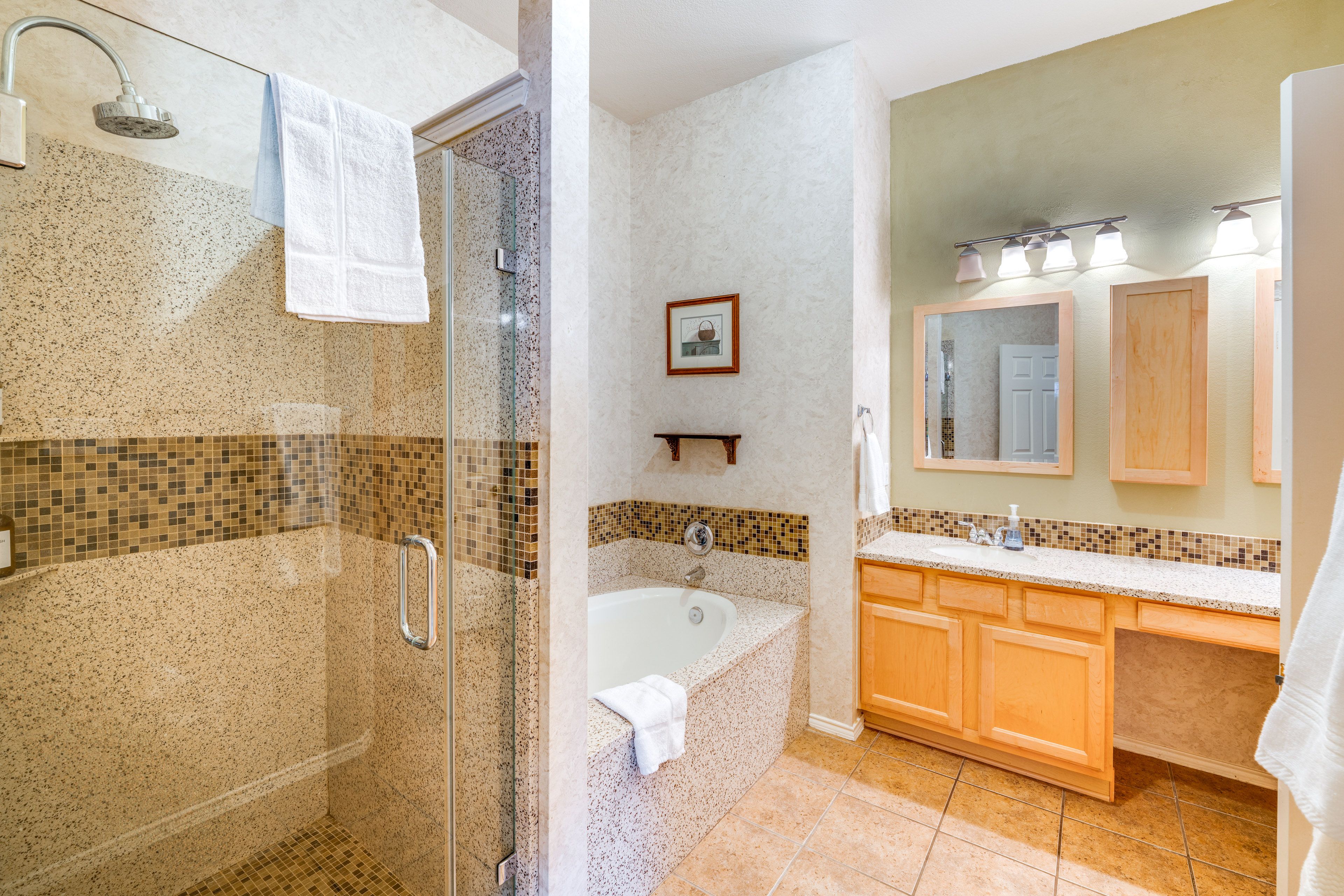 En-Suite Bathroom | Towels Provided