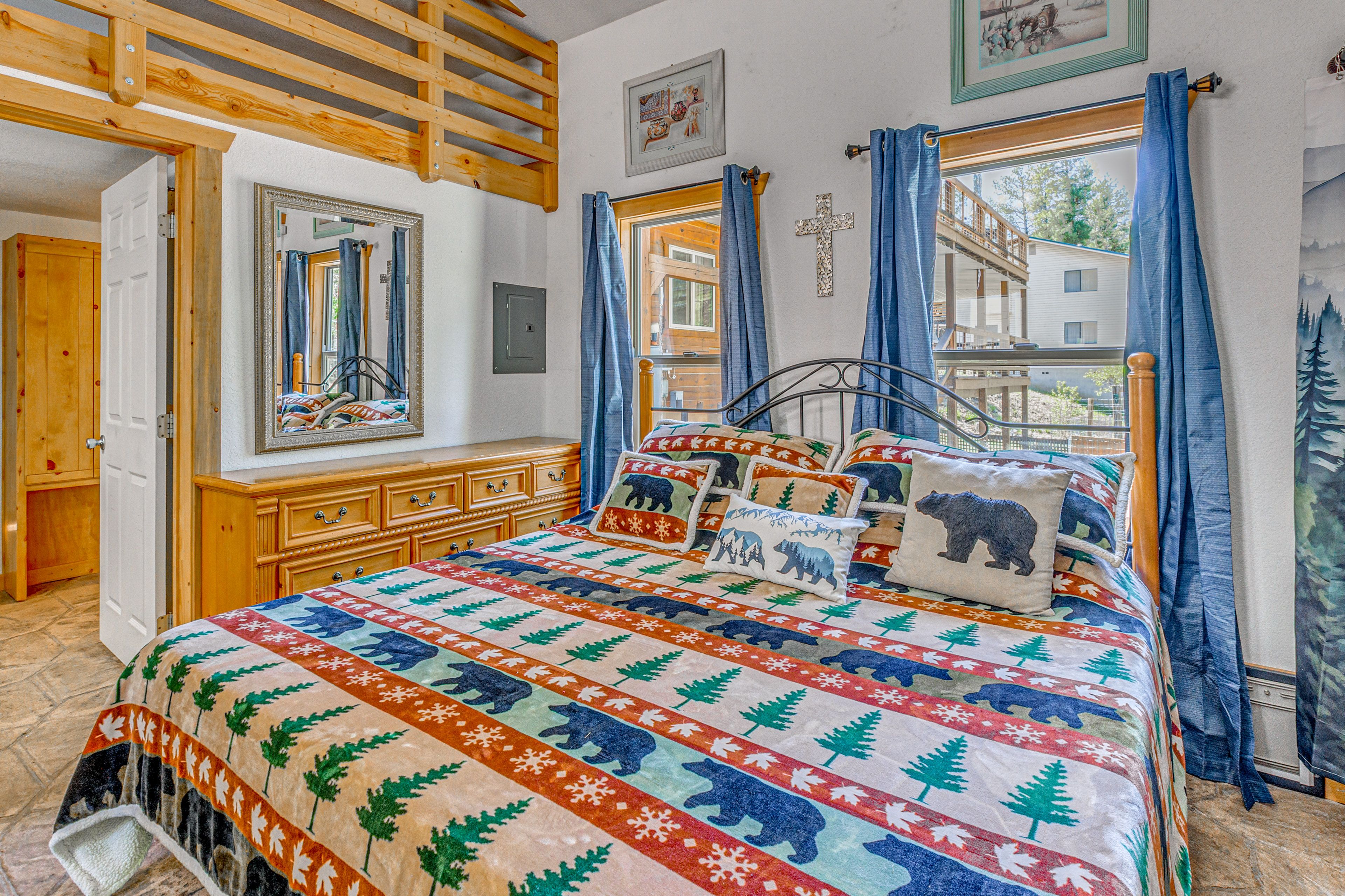 Studio Interior | King Bed