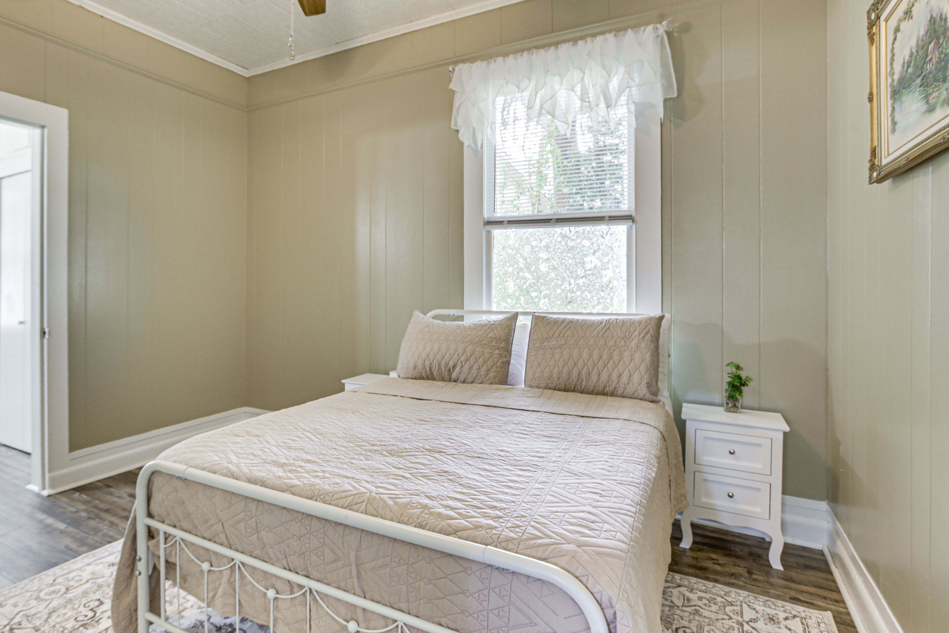 Bedroom 1 | Queen Bed | Linens Provided