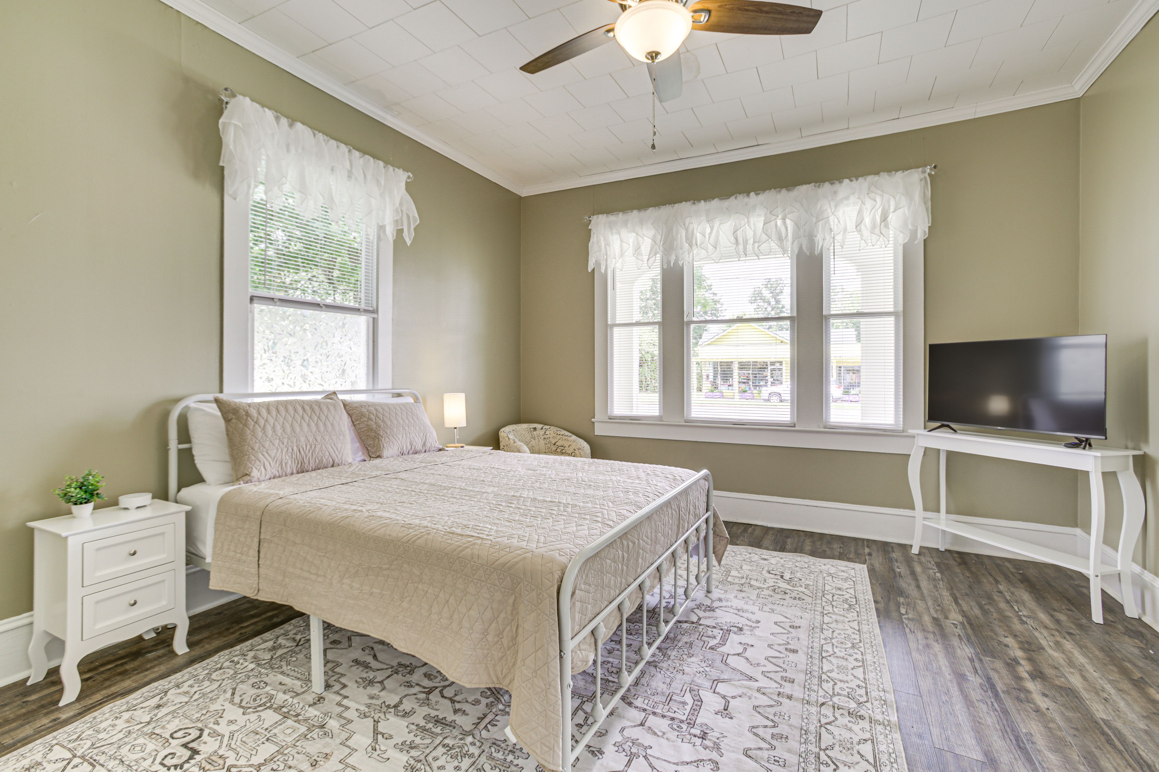 Bedroom 3 | Full Bed | Smart TV