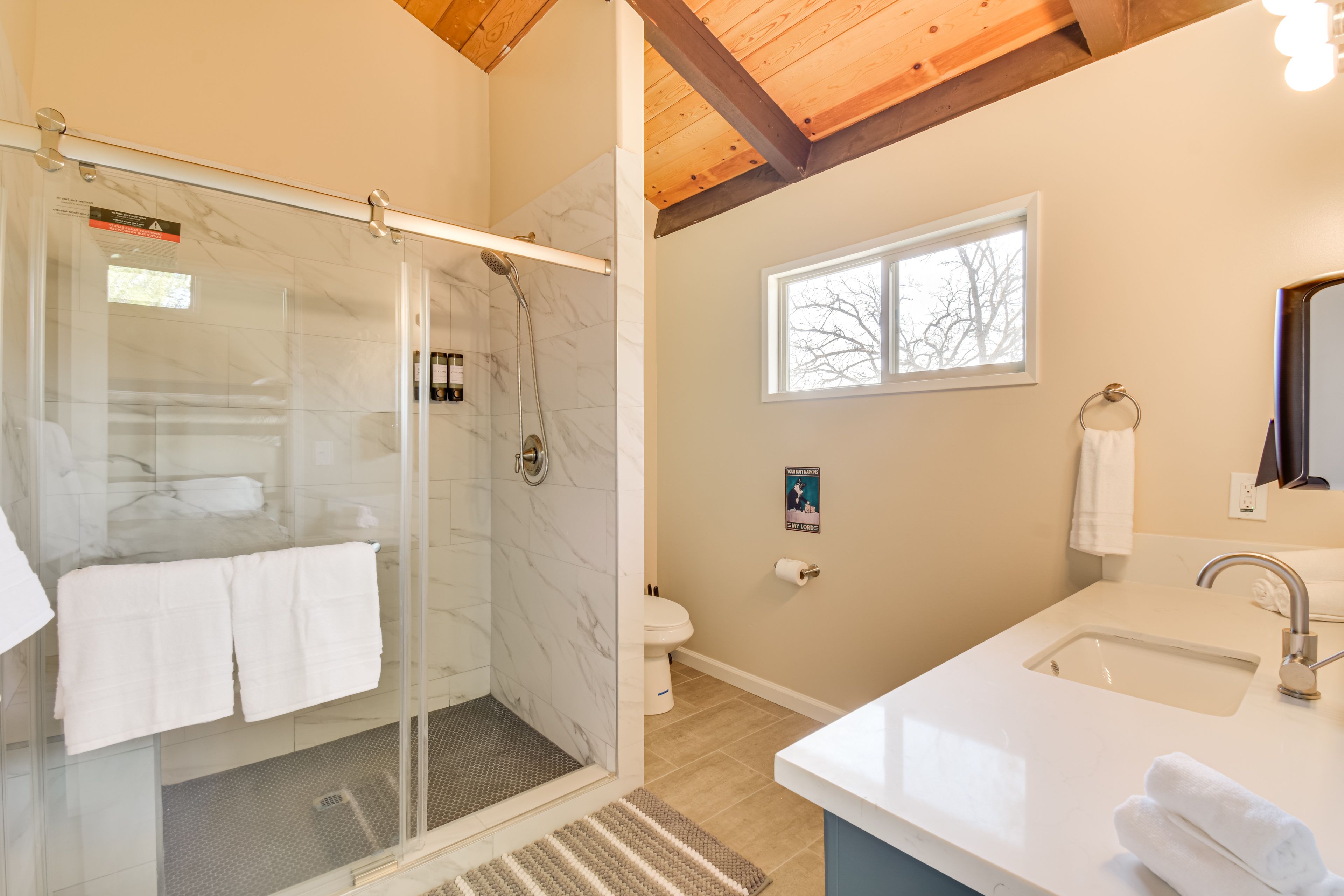 En-Suite Bathroom | 2nd Floor | Complimentary Toiletries | Hair Dryer