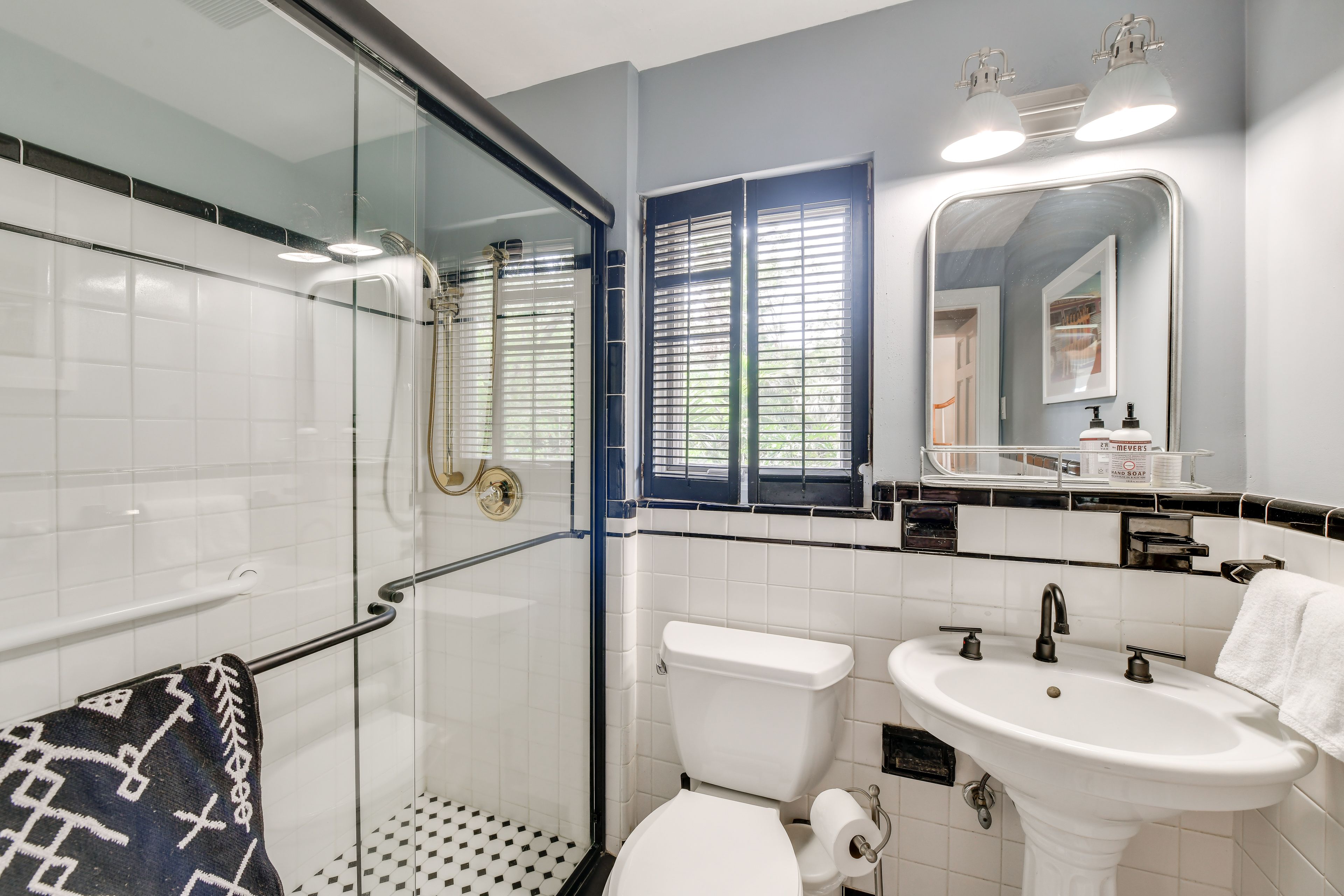 Full Bathroom | 1st Floor