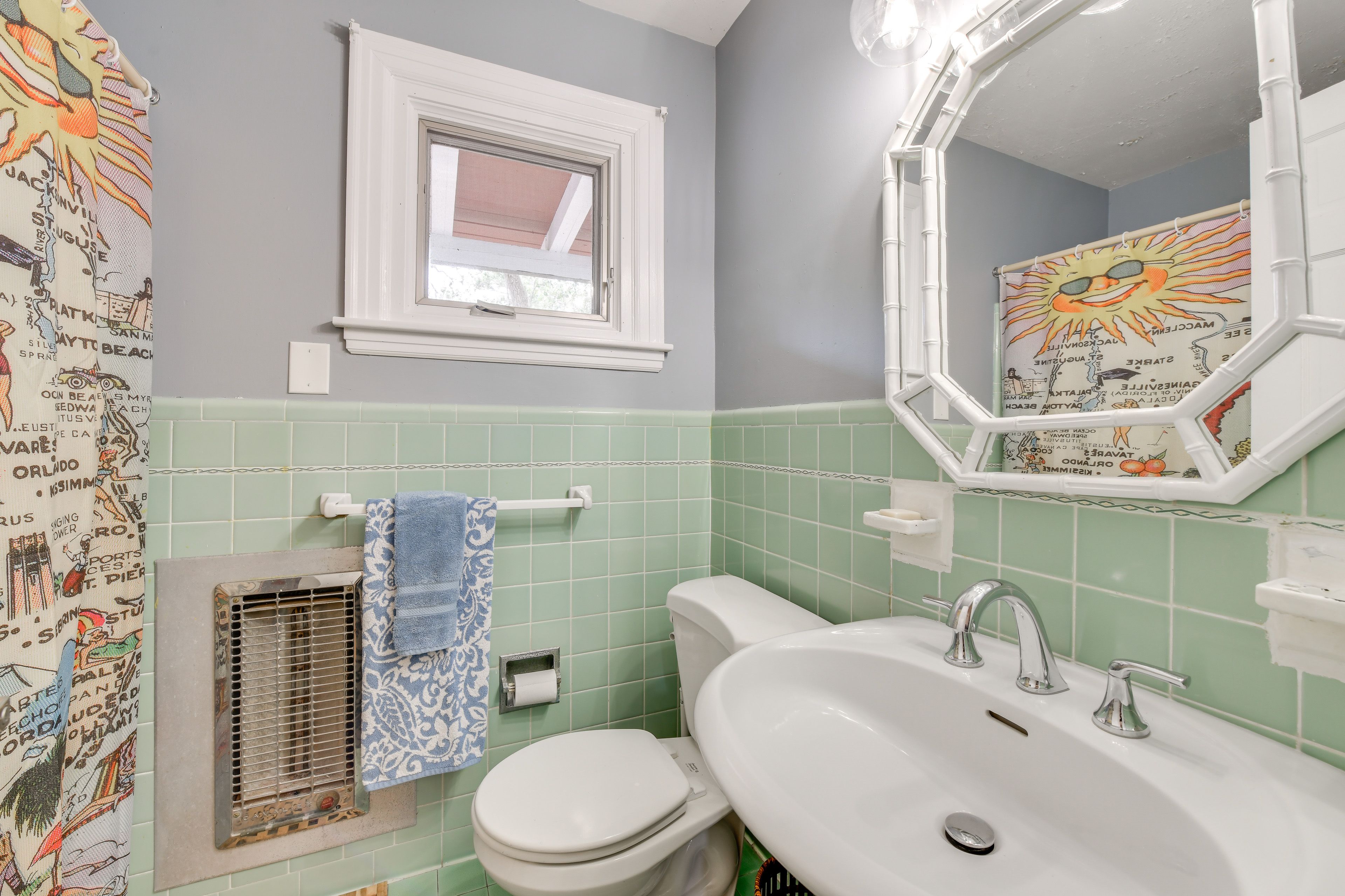 Full Bathroom | 2nd Floor