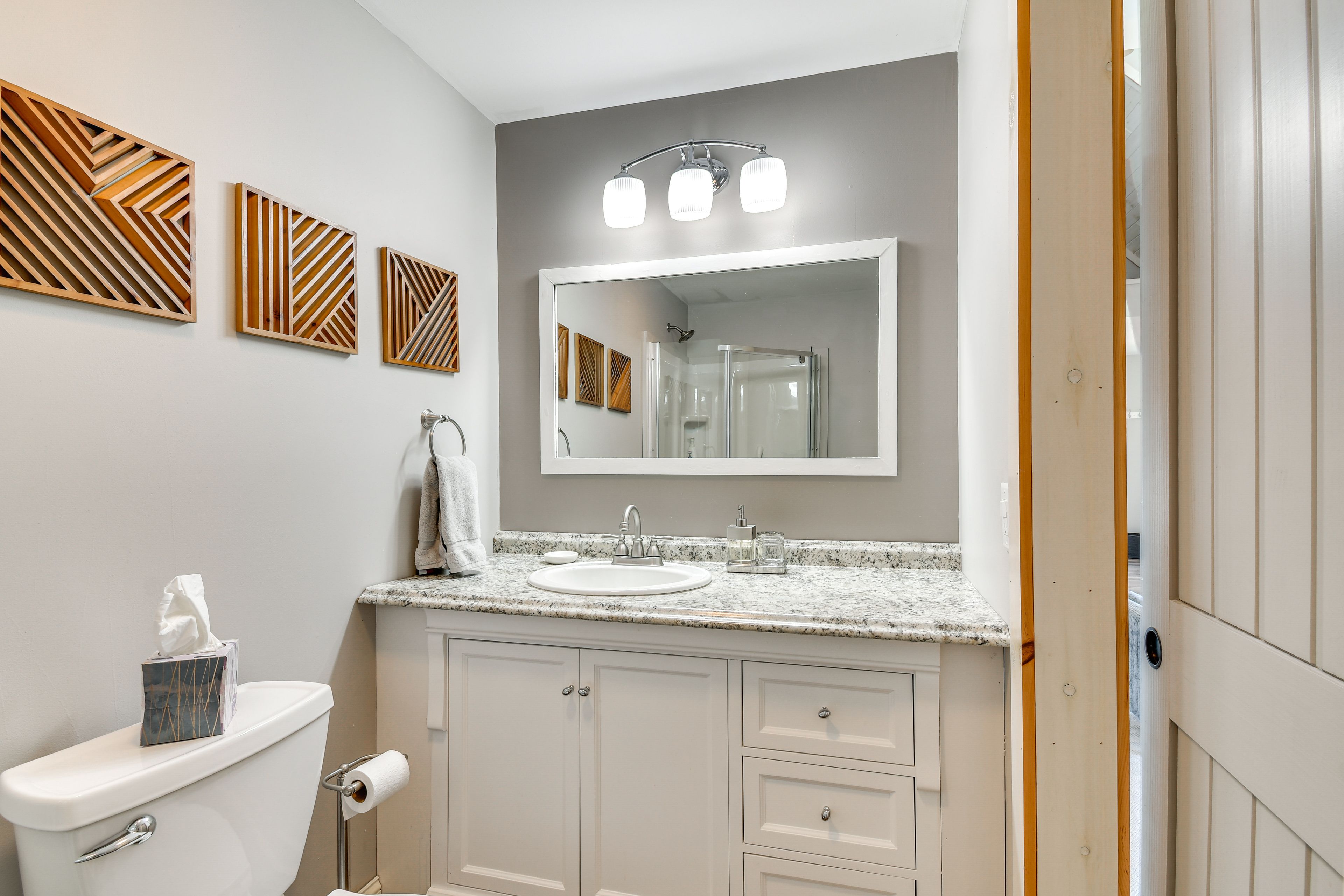Full Bath | Towels | Hair Dryer
